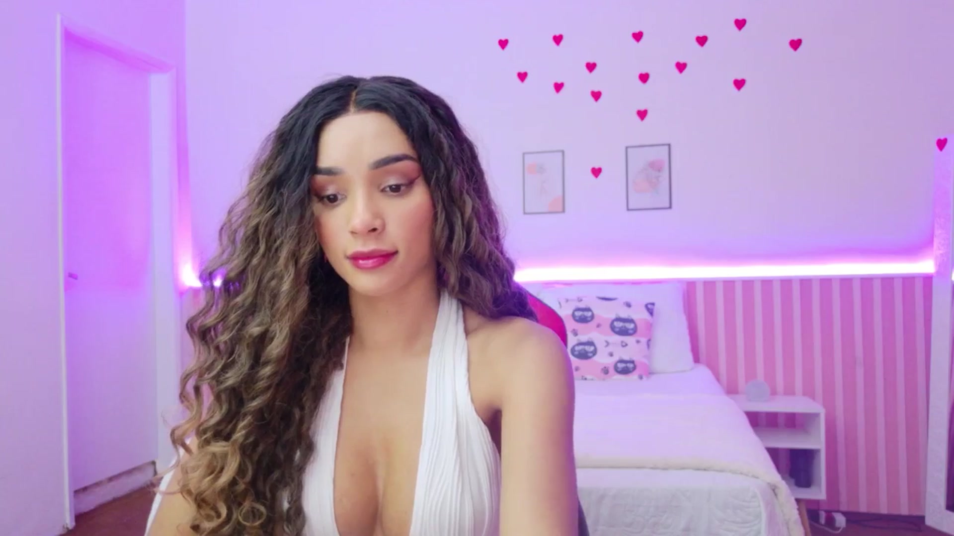 Gallery image thumbnail from Helen9g38's myfreecams stream on, 05/02/2026, 11:17 image 13 of 20