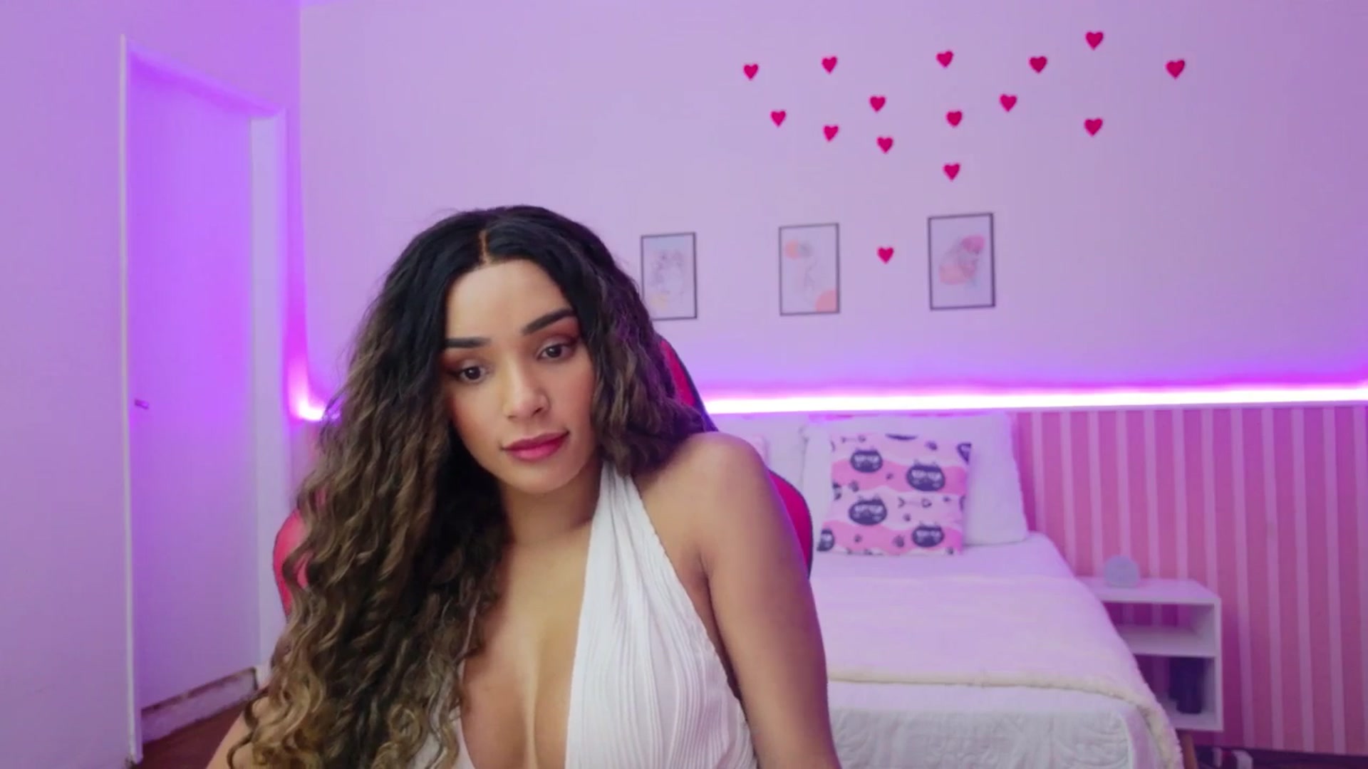 Gallery image thumbnail from Helen9g38's myfreecams stream on, 05/02/2026, 11:55 image 14 of 20