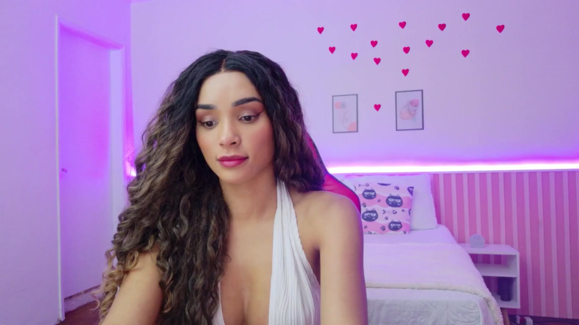 Gallery image thumbnail from Helen9g38's myfreecams stream on, 05/02/2026, 11:55 image 4 of 20