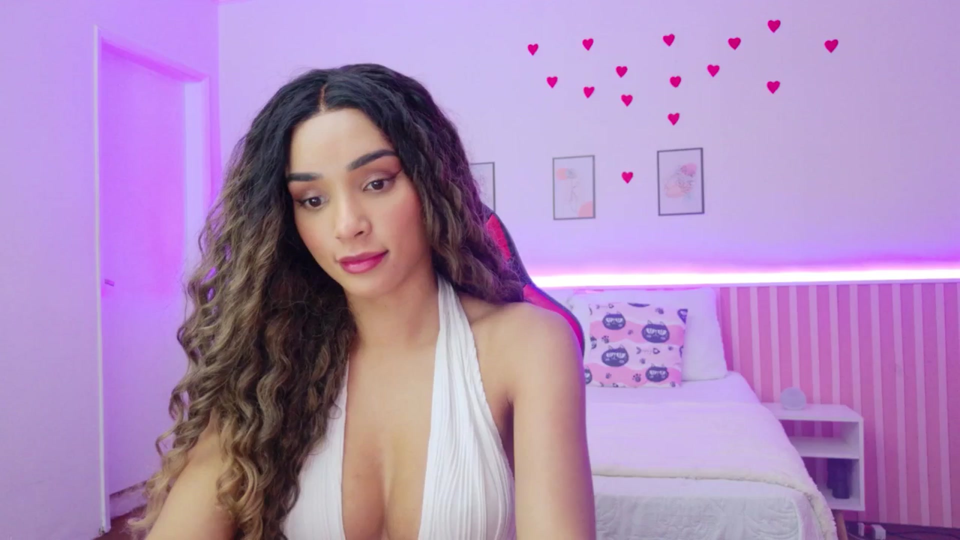 Gallery image thumbnail from Helen9g38's myfreecams stream on, 05/02/2026, 11:55 image 7 of 20