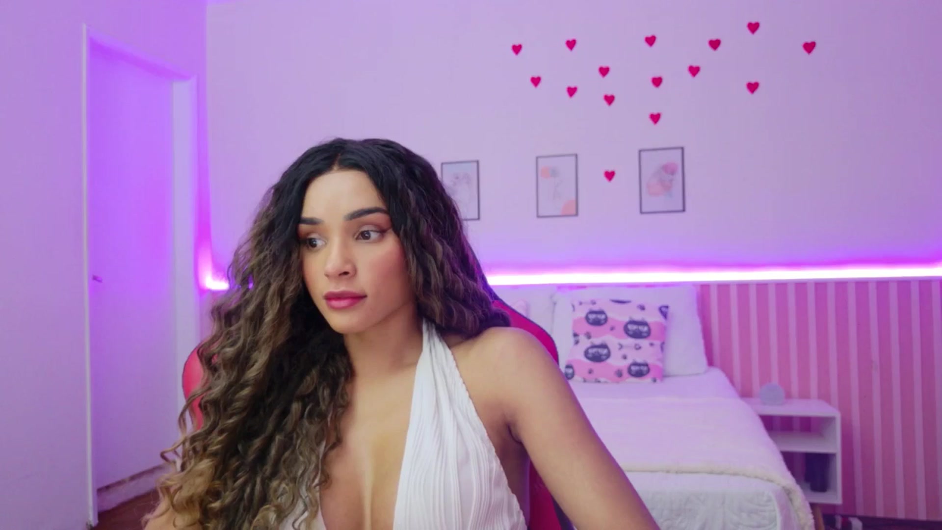 Gallery image thumbnail from Helen9g38's myfreecams stream on, 05/02/2026, 11:55 image 16 of 20