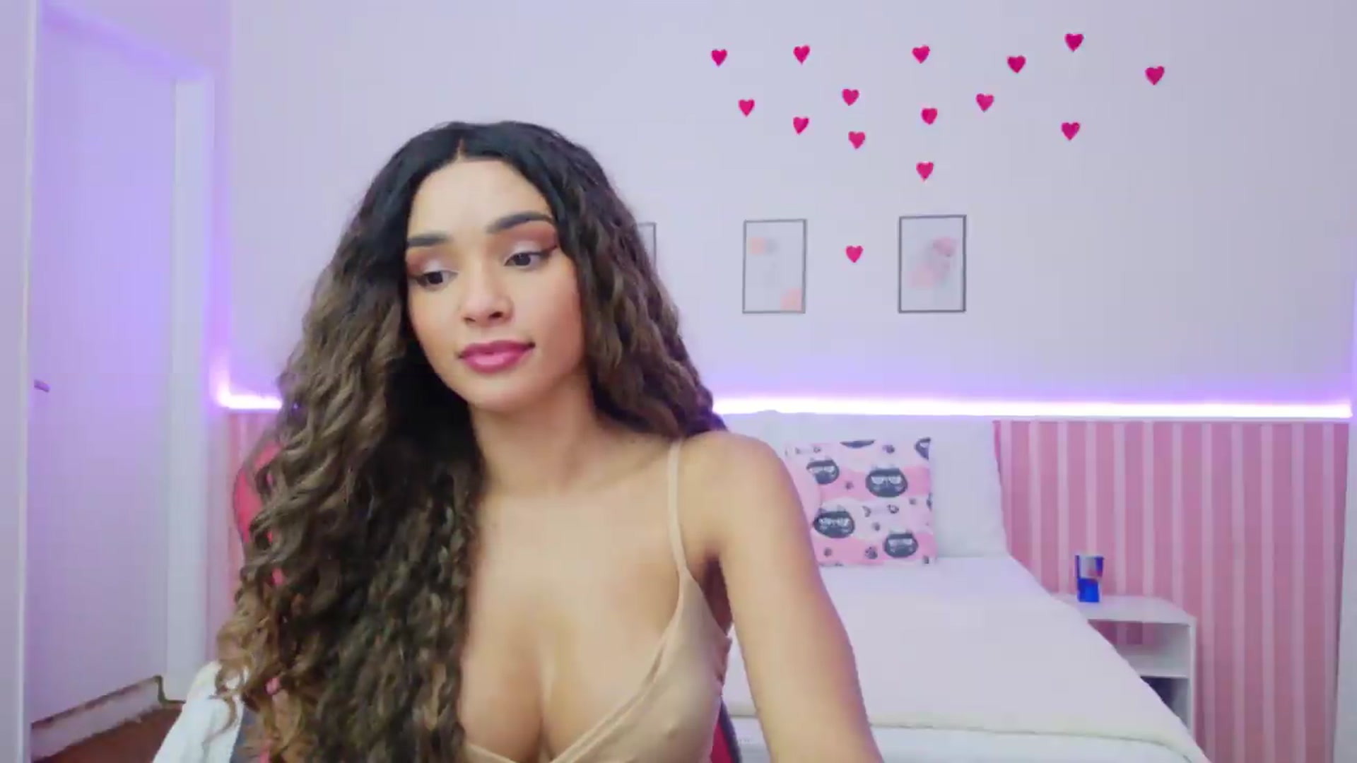 Gallery image thumbnail from Helen9g38's myfreecams stream on, 05/07/2026, 11:23 image 11 of 20