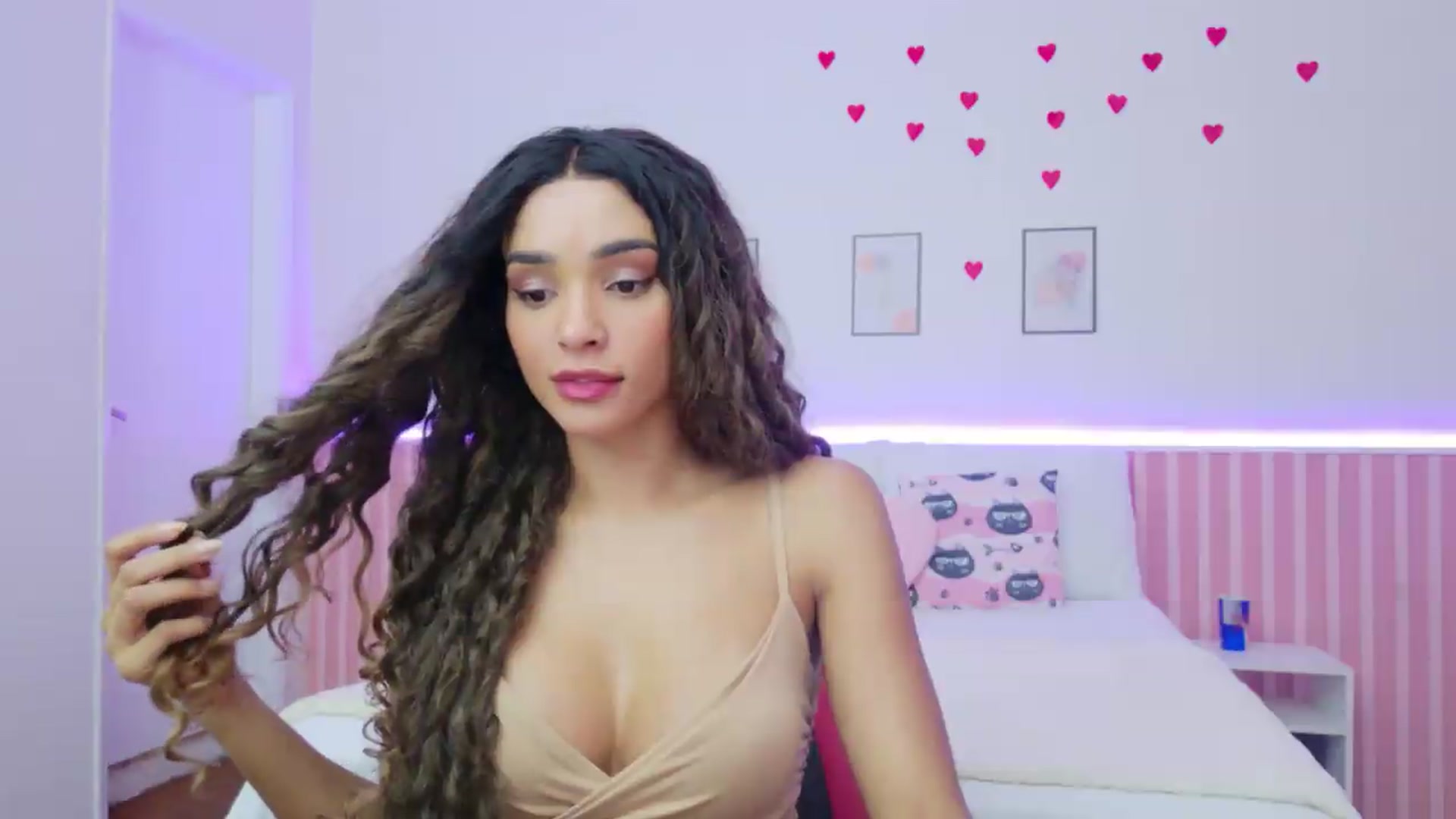 Gallery image thumbnail from Helen9g38's myfreecams stream on, 05/07/2026, 11:23 image 18 of 20