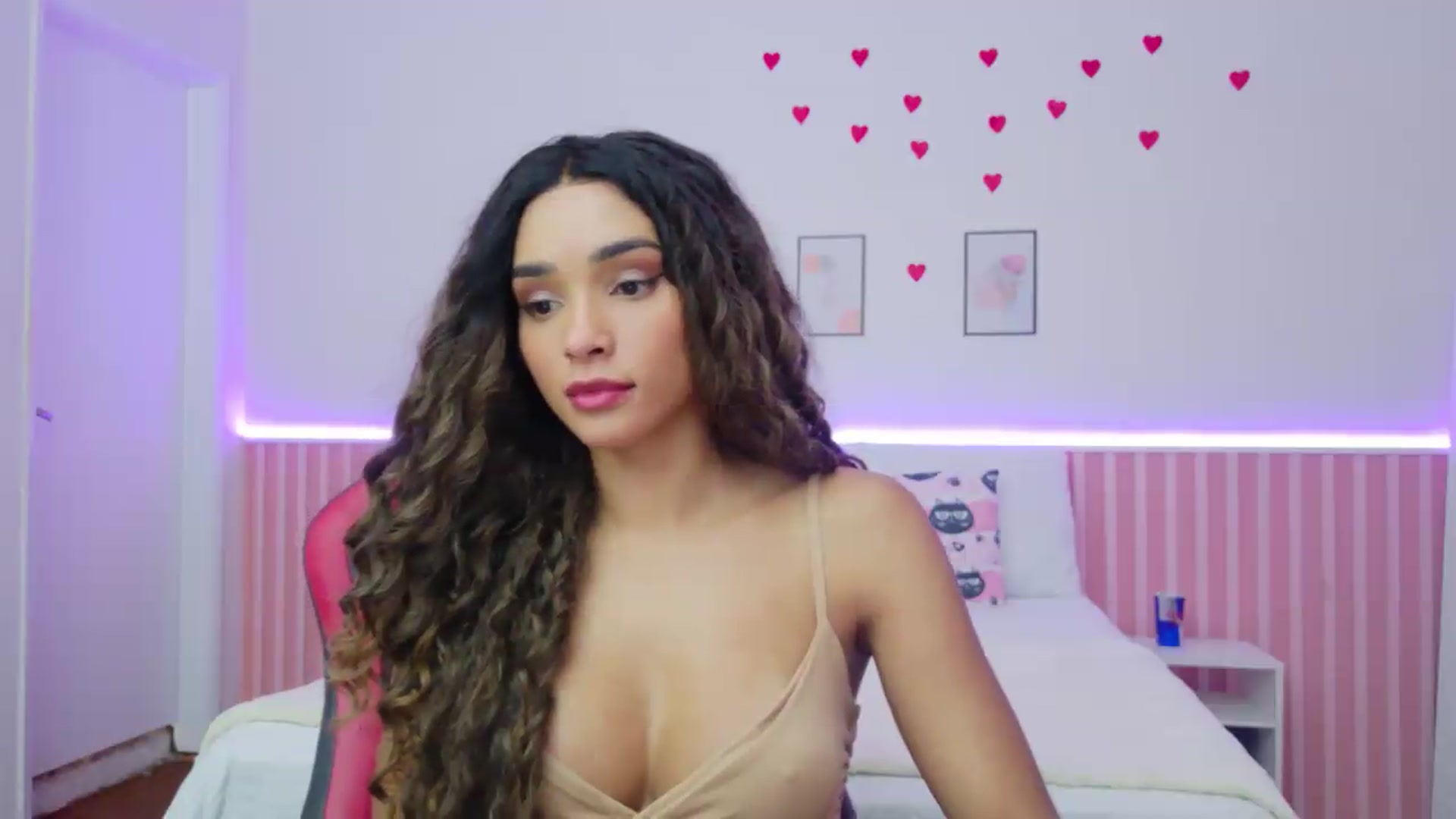 Gallery image thumbnail from Helen9g38's myfreecams stream on, 05/07/2026, 11:23 image 3 of 20