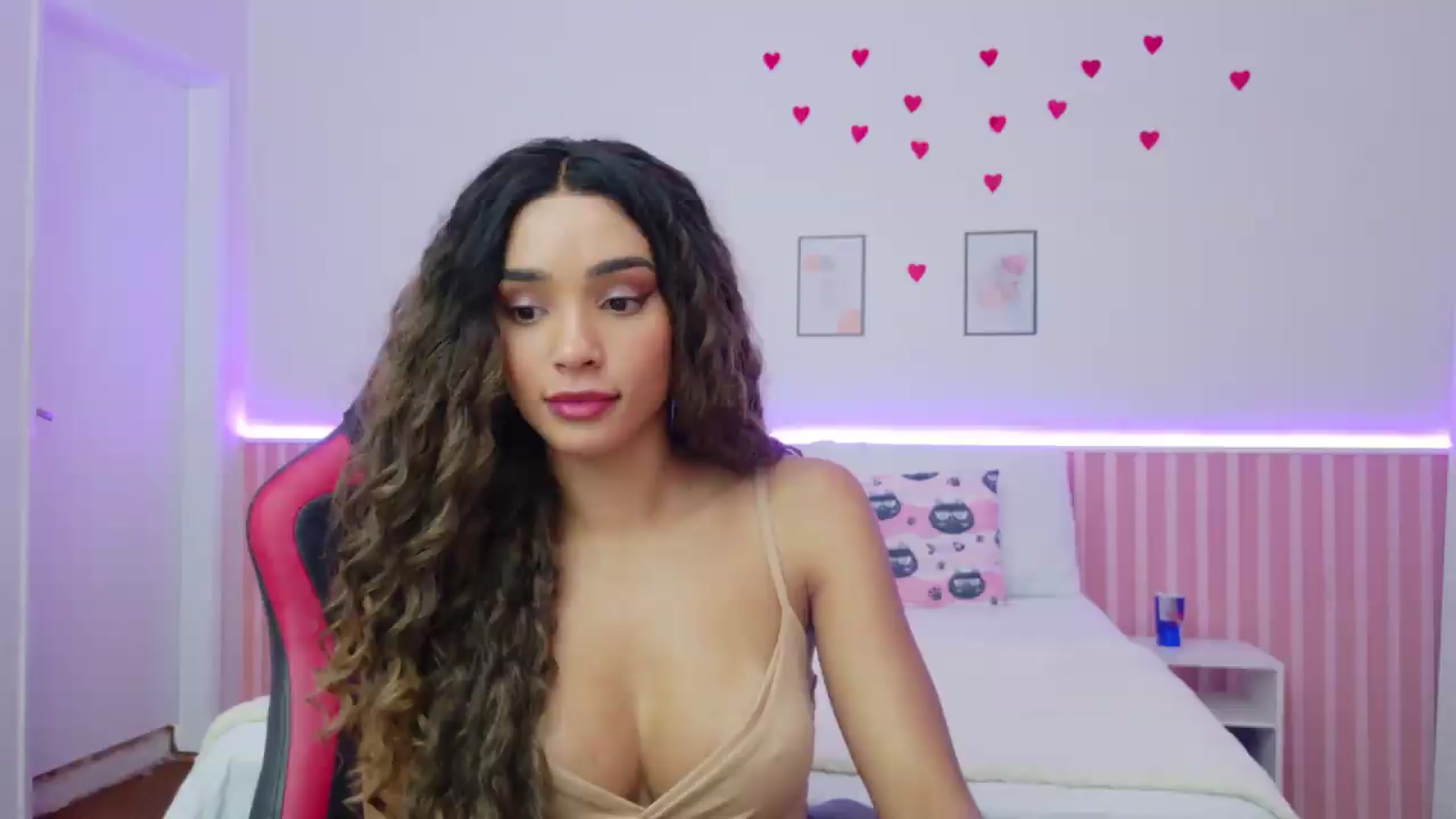 Gallery image thumbnail from Helen9g38's myfreecams stream on, 05/07/2026, 11:23 image 1 of 20