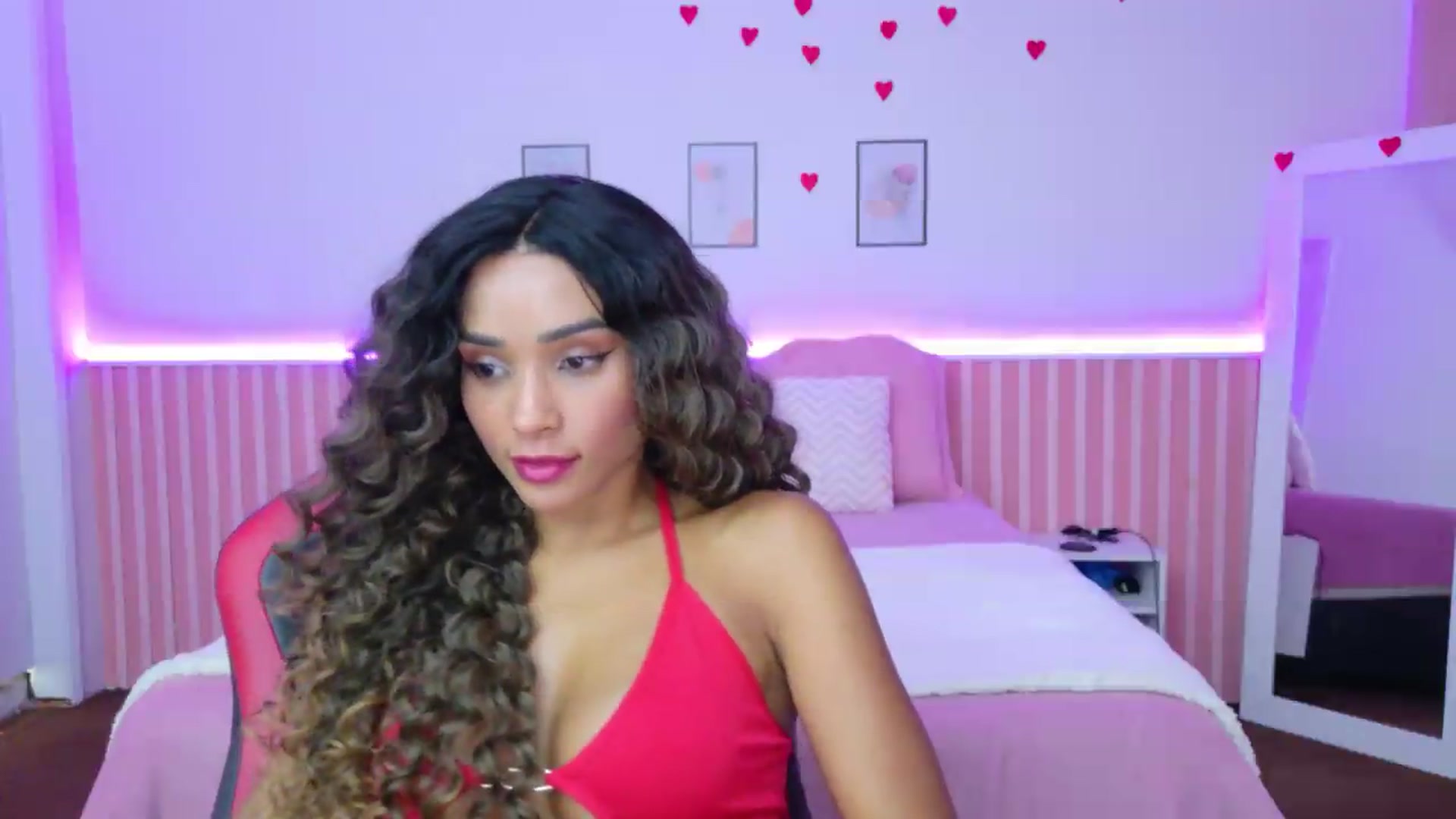 Gallery image thumbnail from Helen9g38's myfreecams stream on, 08/18/2026, 19:35 image 10 of 20