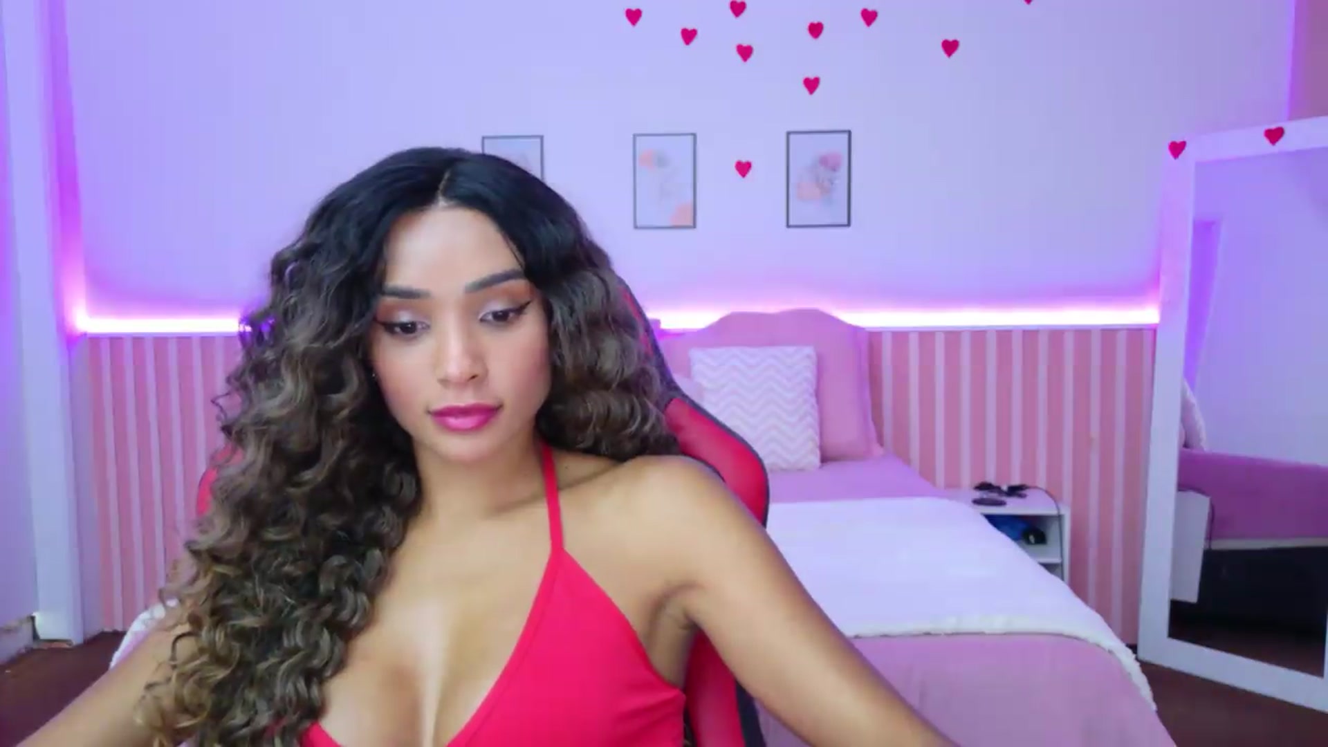 Gallery image thumbnail from Helen9g38's myfreecams stream on, 08/18/2026, 19:35 image 11 of 20