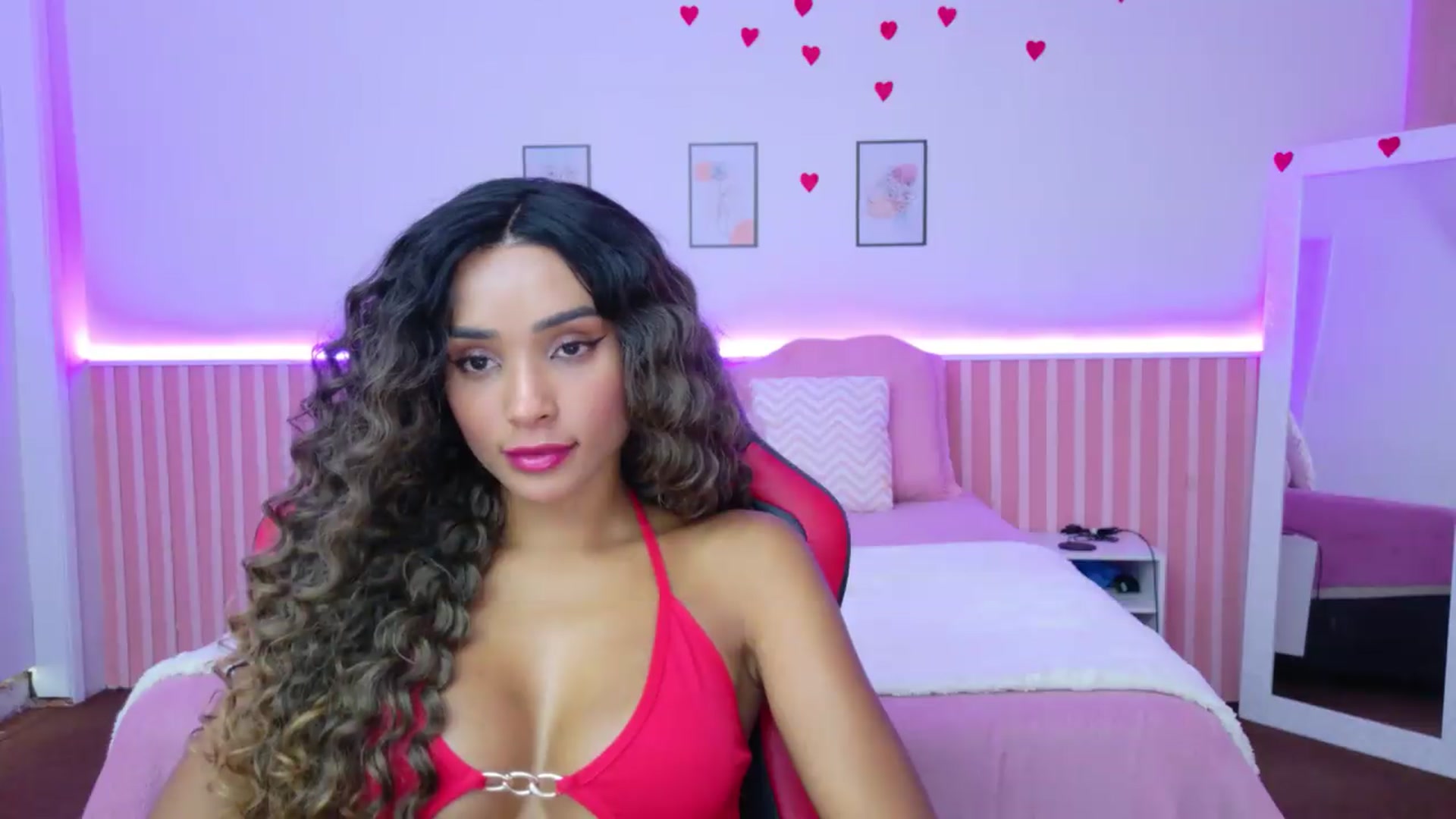 Gallery image thumbnail from Helen9g38's myfreecams stream on, 08/18/2026, 19:35 image 9 of 20