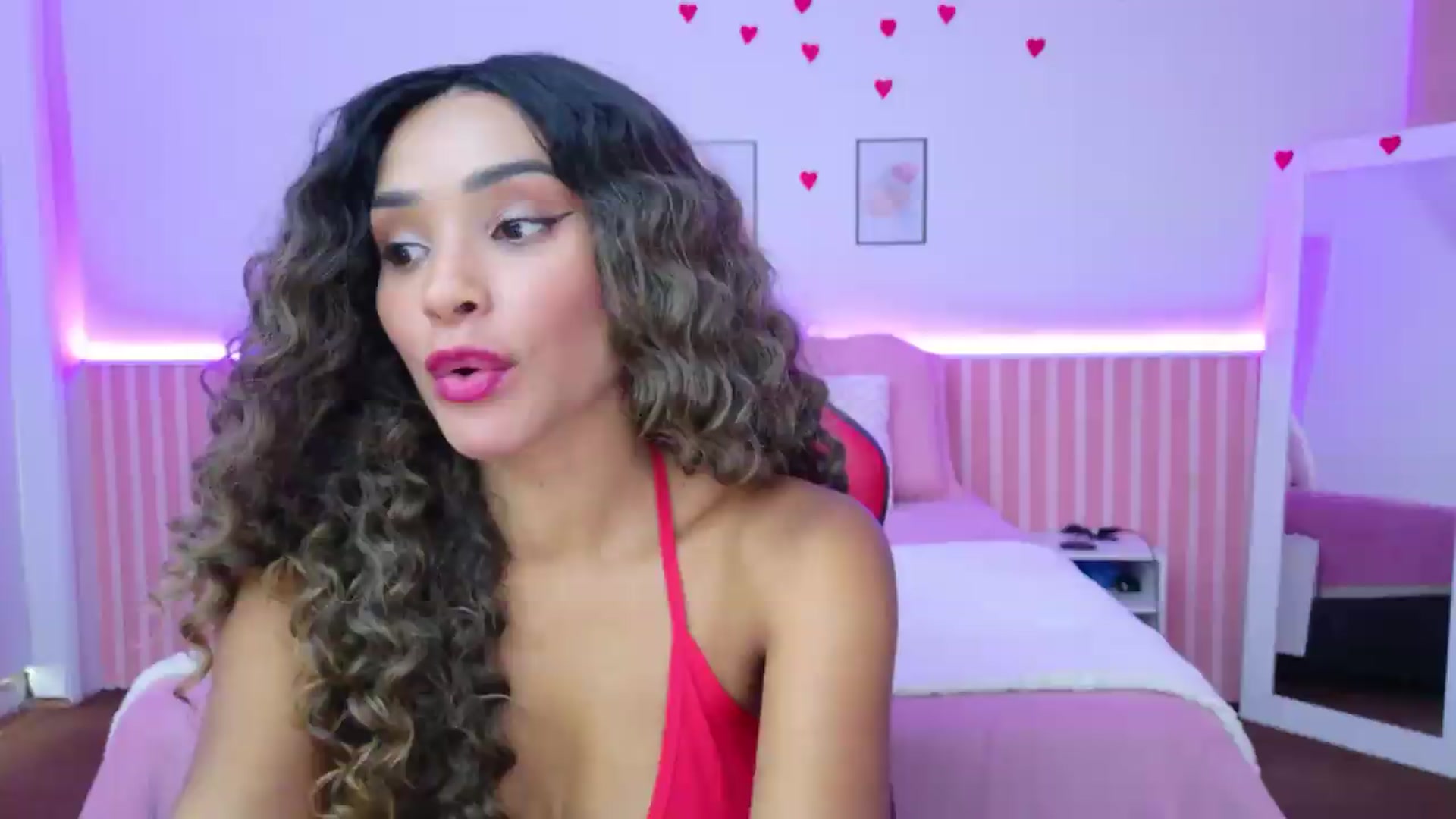 Gallery image thumbnail from Helen9g38's myfreecams stream on, 08/18/2026, 19:35 image 1 of 20