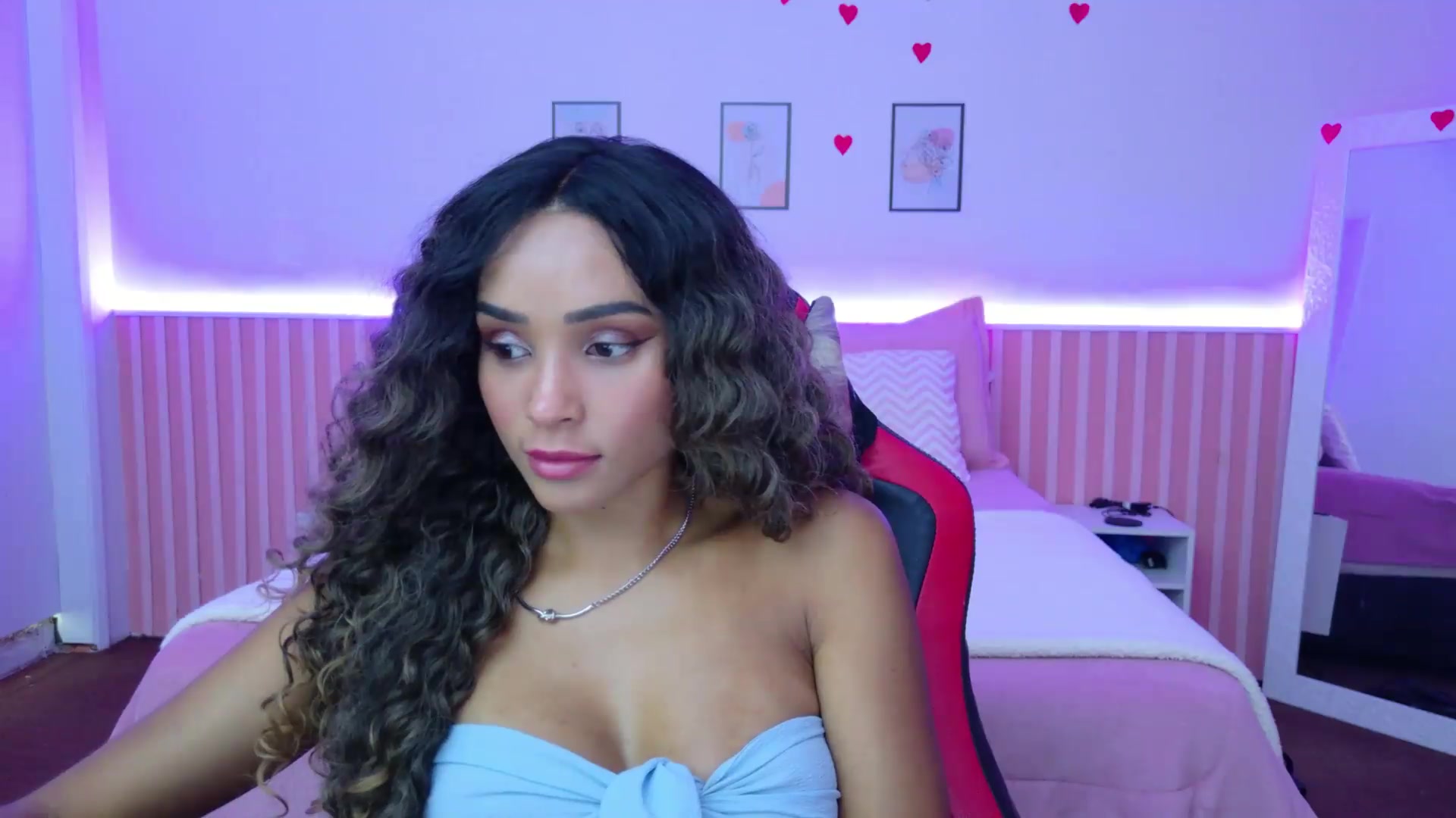 Gallery image thumbnail from Helen9g38's myfreecams stream on, 08/19/2026, 19:25 image 19 of 20