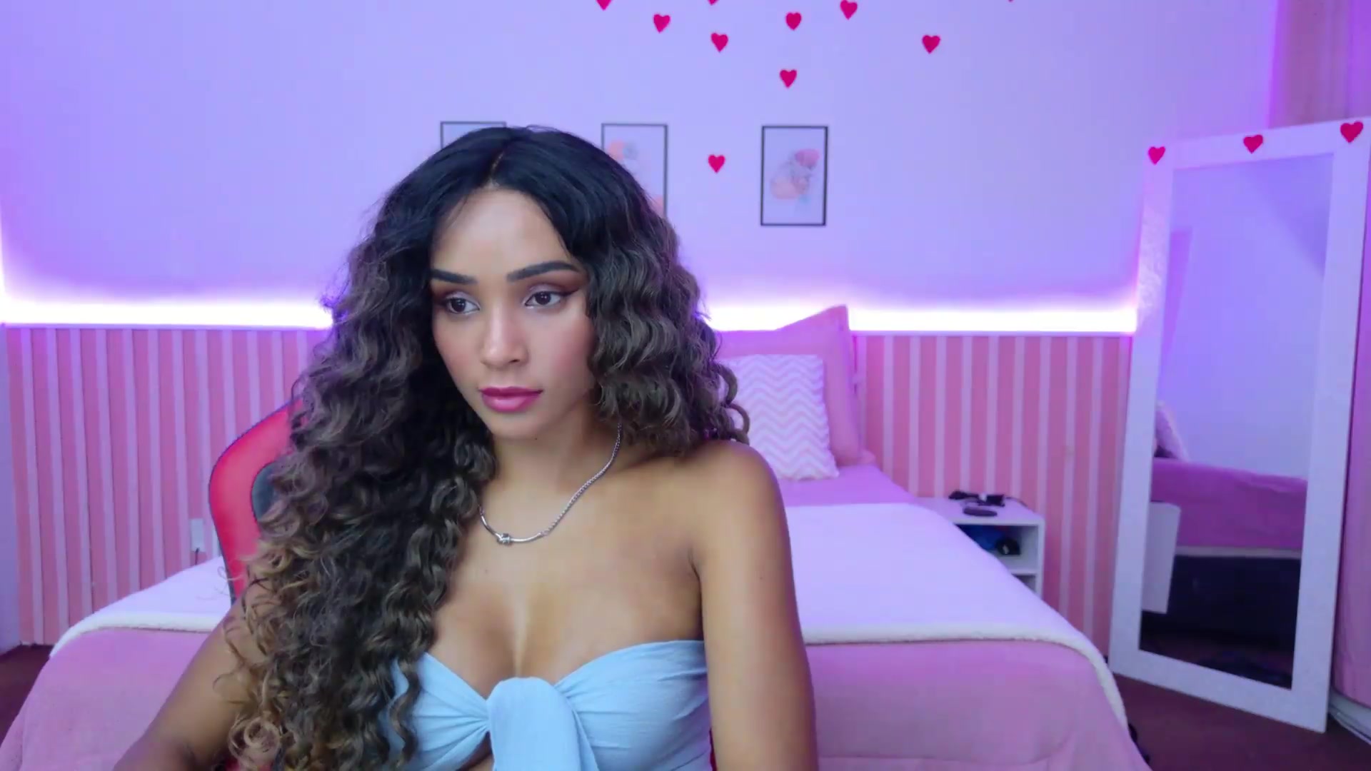 Gallery image thumbnail from Helen9g38's myfreecams stream on, 08/19/2026, 19:25 image 12 of 20