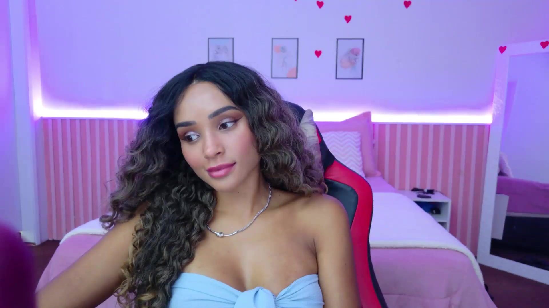 Gallery image thumbnail from Helen9g38's myfreecams stream on, 08/19/2026, 19:25 image 20 of 20