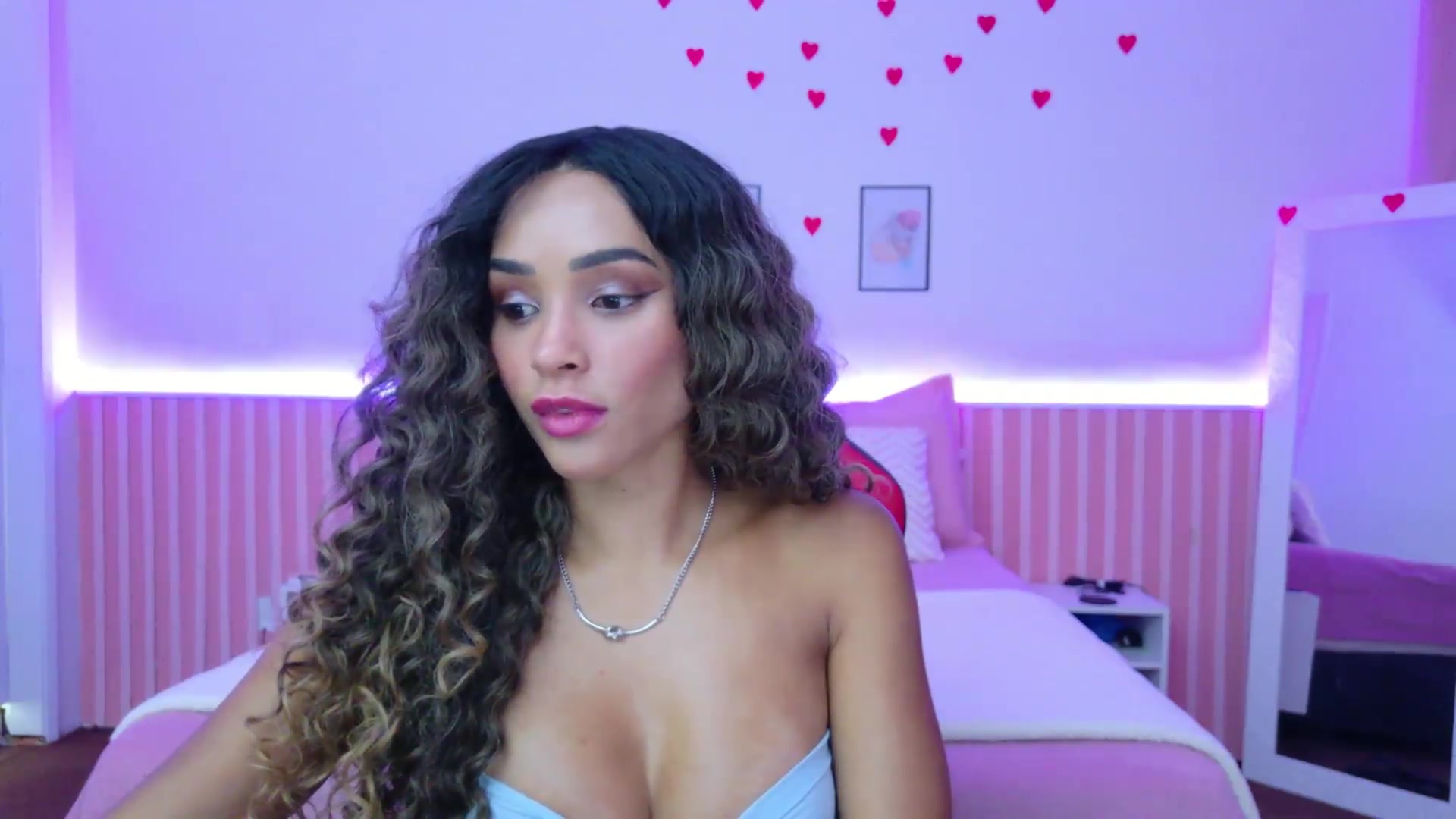 Gallery image thumbnail from Helen9g38's myfreecams stream on, 08/19/2026, 19:25 image 10 of 20