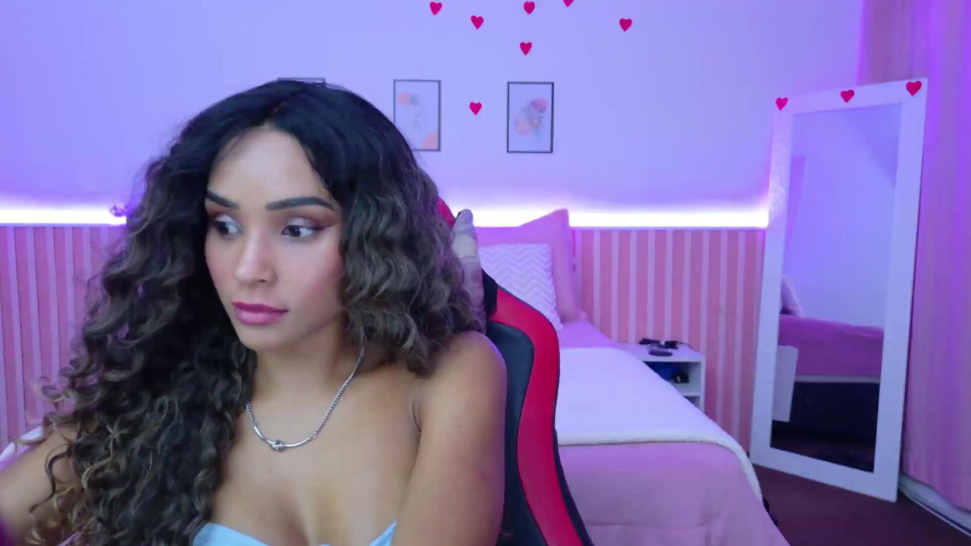 Gallery image thumbnail from Helen9g38's myfreecams stream on, 08/19/2026, 19:25 image 18 of 20