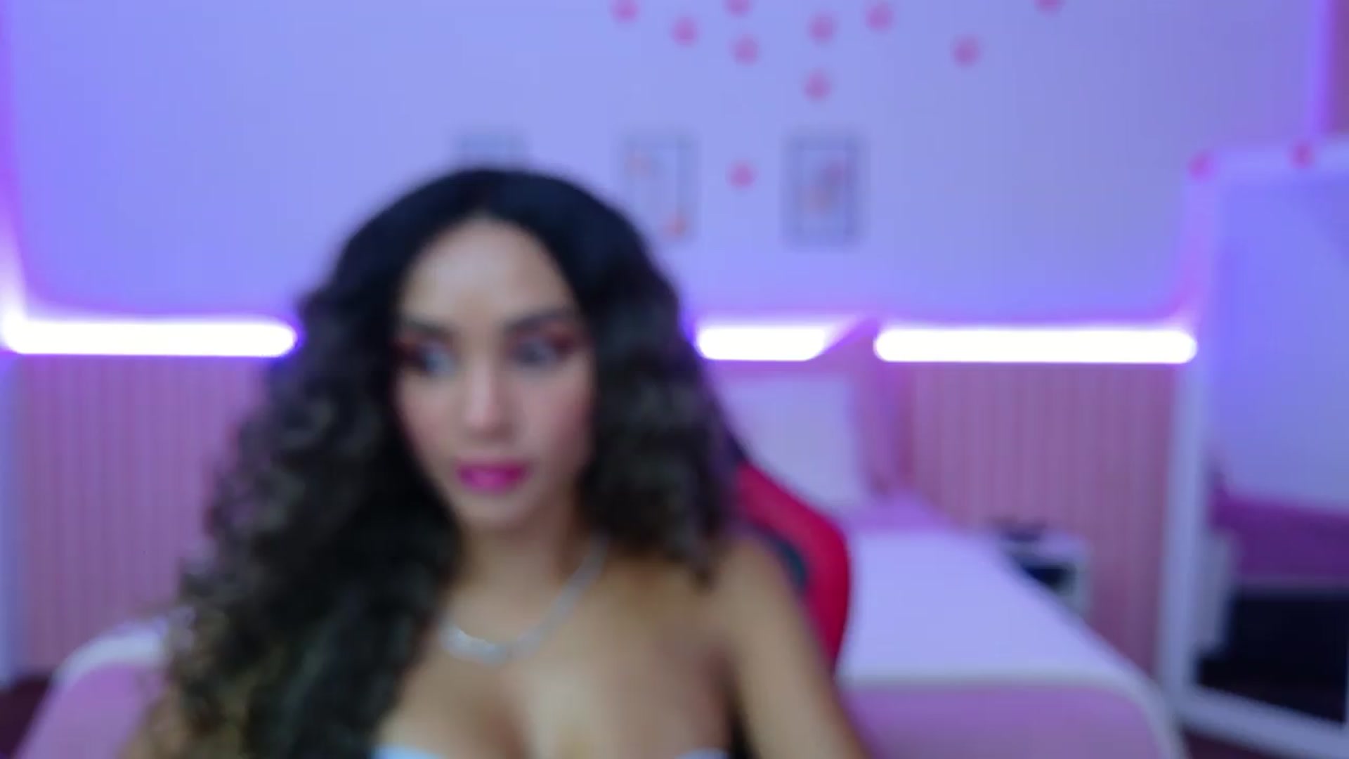 Gallery image thumbnail from Helen9g38's myfreecams stream on, 08/19/2026, 19:25 image 1 of 20