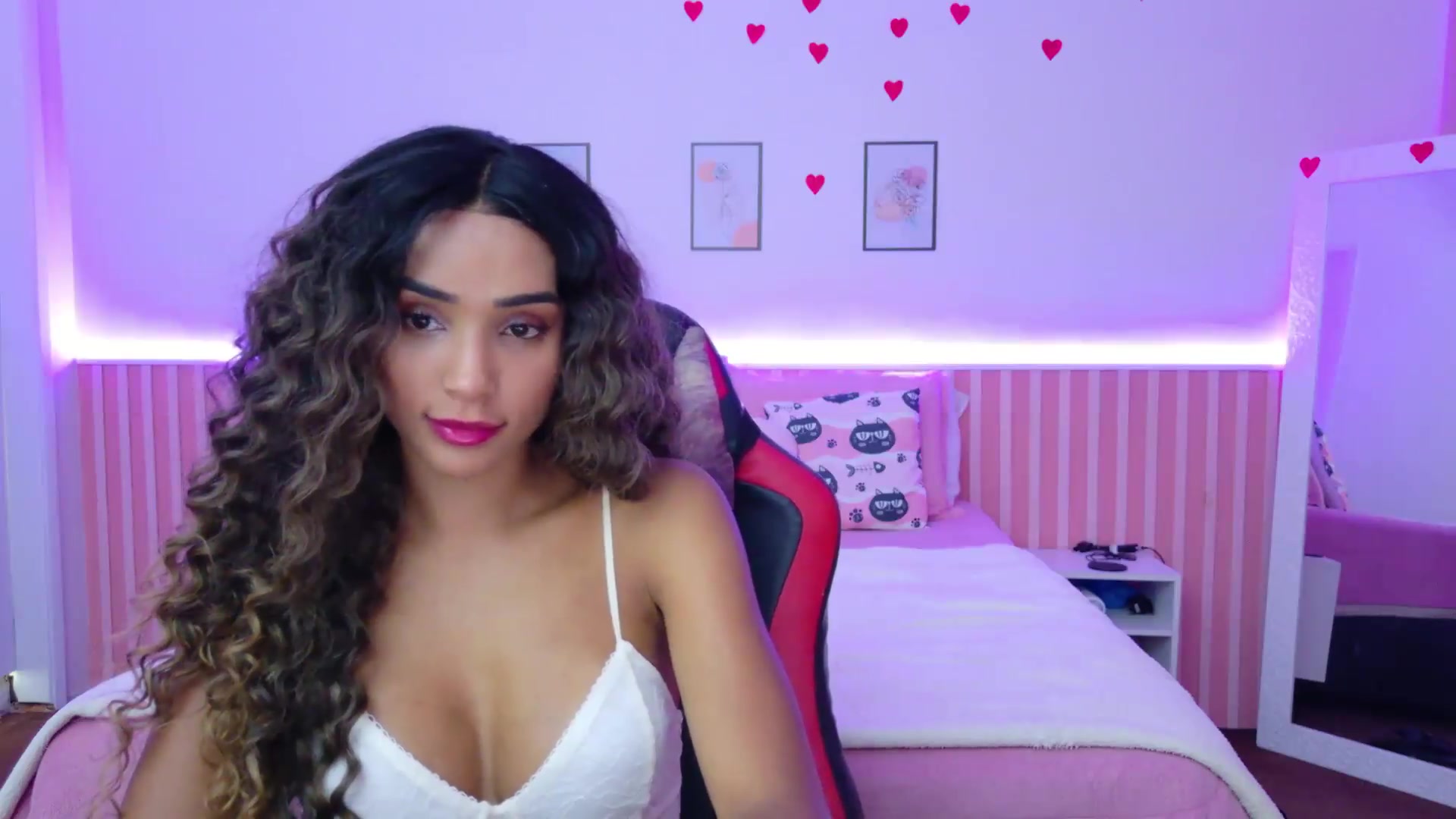 Gallery image thumbnail from Helen9g38's myfreecams stream on, 08/20/2026, 18:34 image 9 of 20