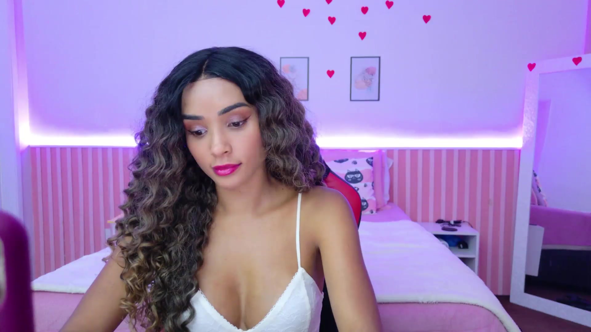 Gallery image thumbnail from Helen9g38's myfreecams stream on, 08/20/2026, 18:34 image 5 of 20
