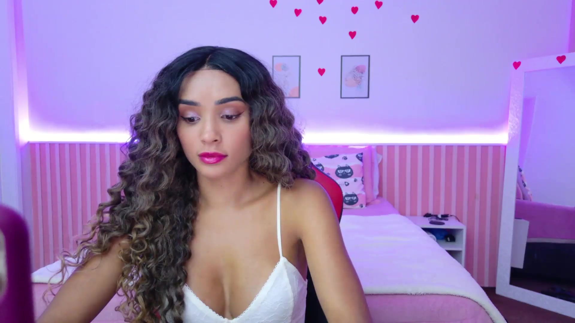Gallery image thumbnail from Helen9g38's myfreecams stream on, 08/20/2026, 18:34 image 4 of 20