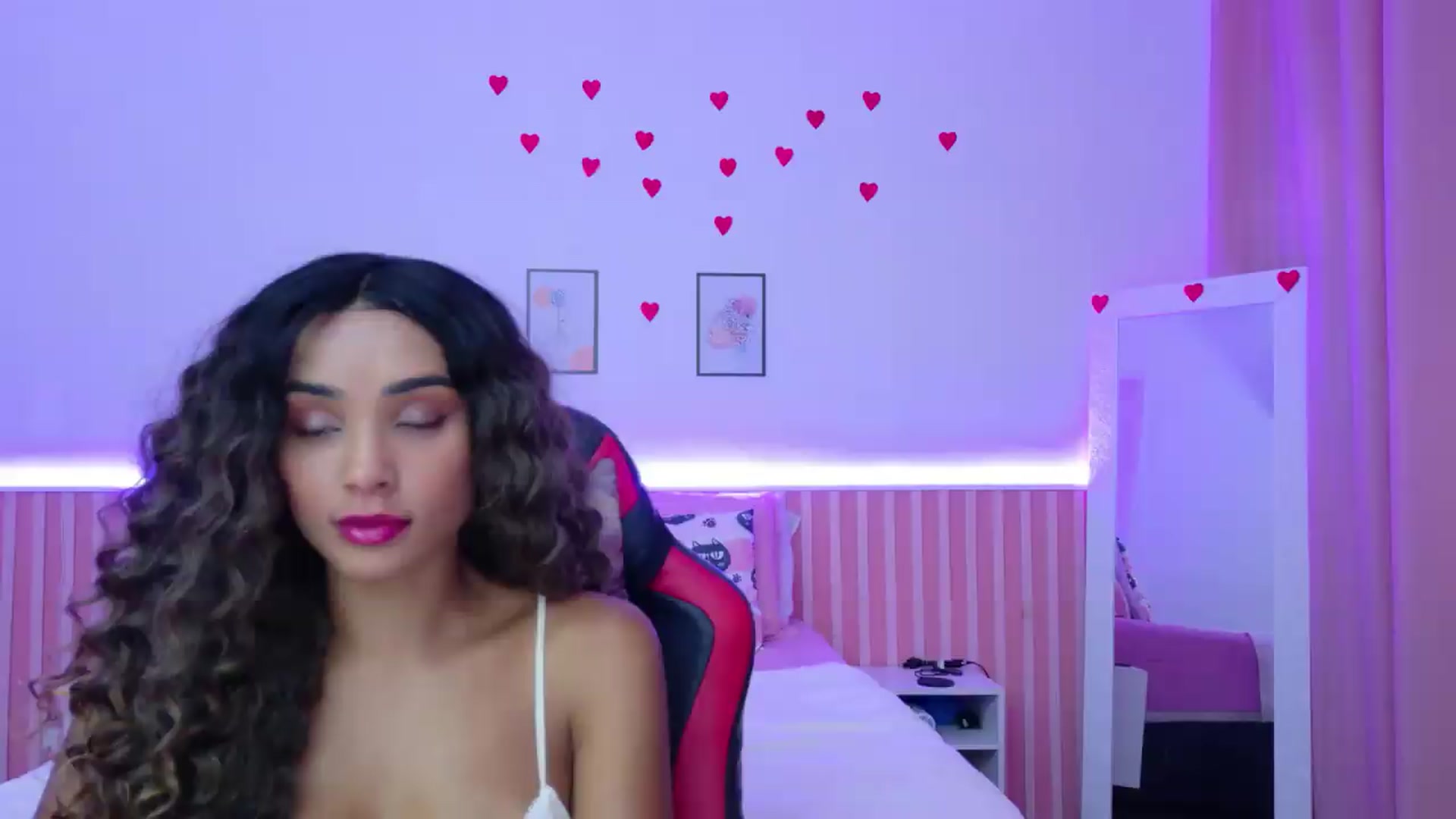 Gallery image thumbnail from Helen9g38's myfreecams stream on, 08/20/2026, 18:34 image 1 of 20