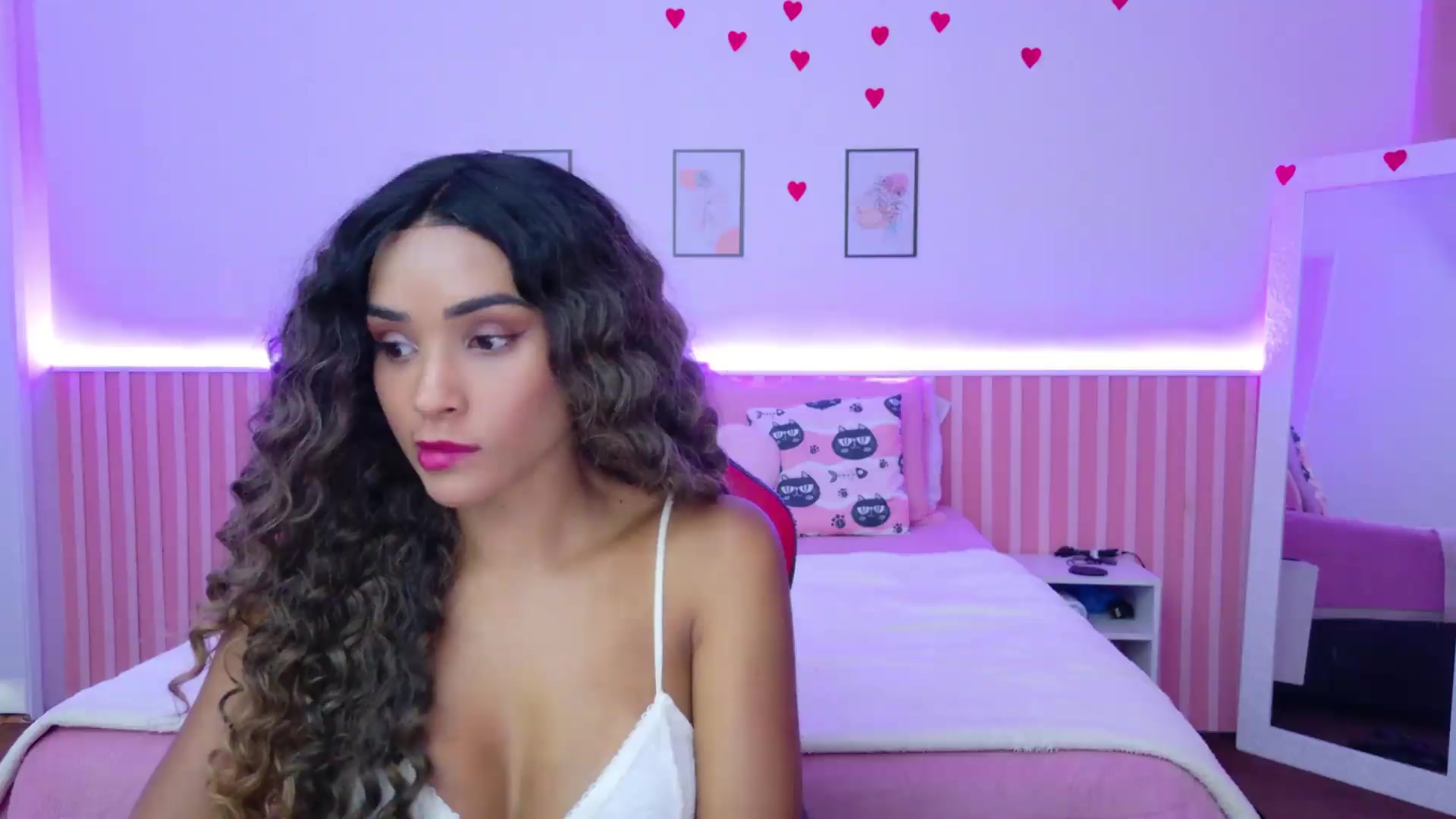 Gallery image thumbnail from Helen9g38's myfreecams stream on, 08/20/2026, 18:34 image 20 of 20