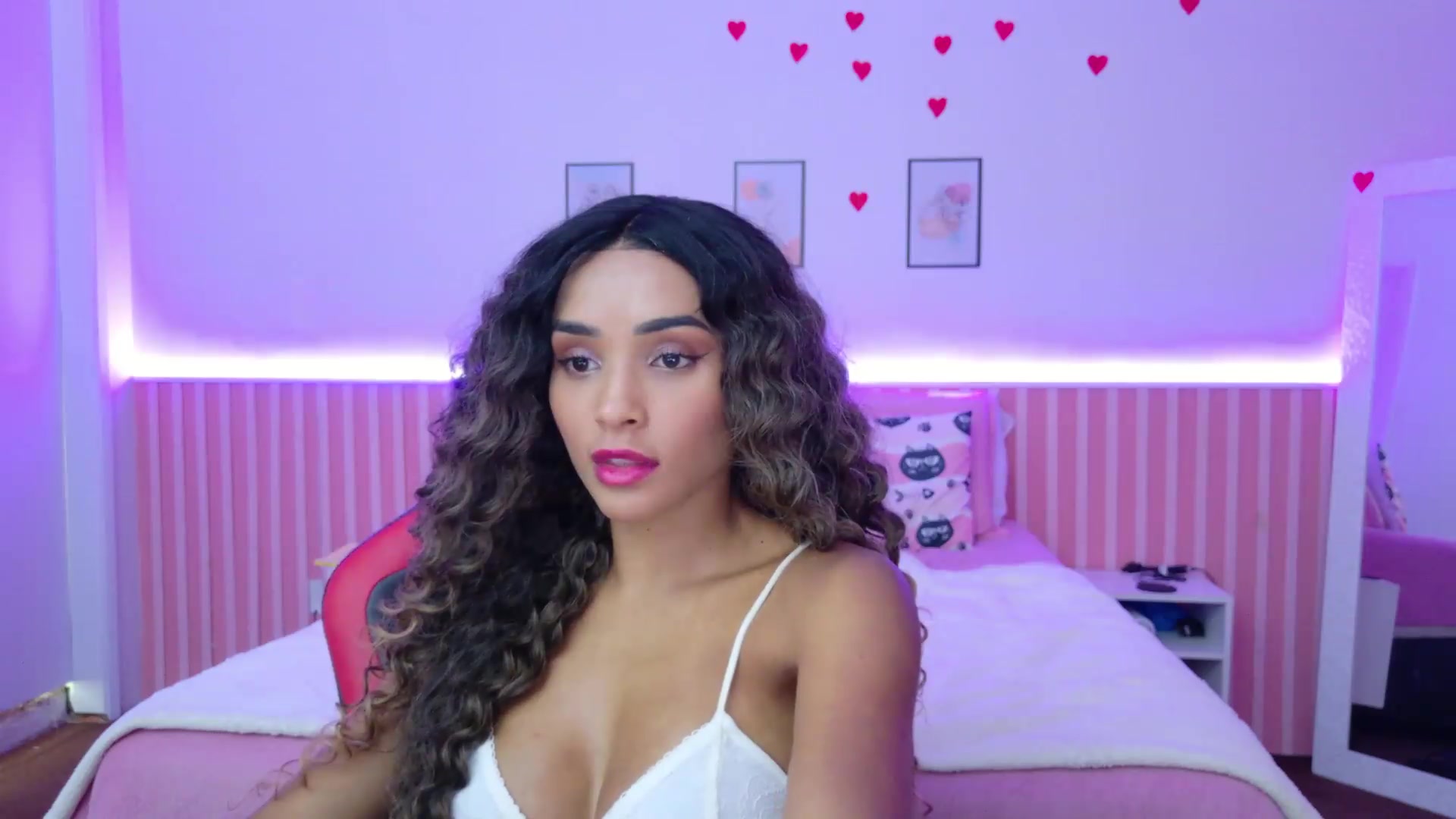 Gallery image thumbnail from Helen9g38's myfreecams stream on, 08/20/2026, 19:15 image 12 of 20