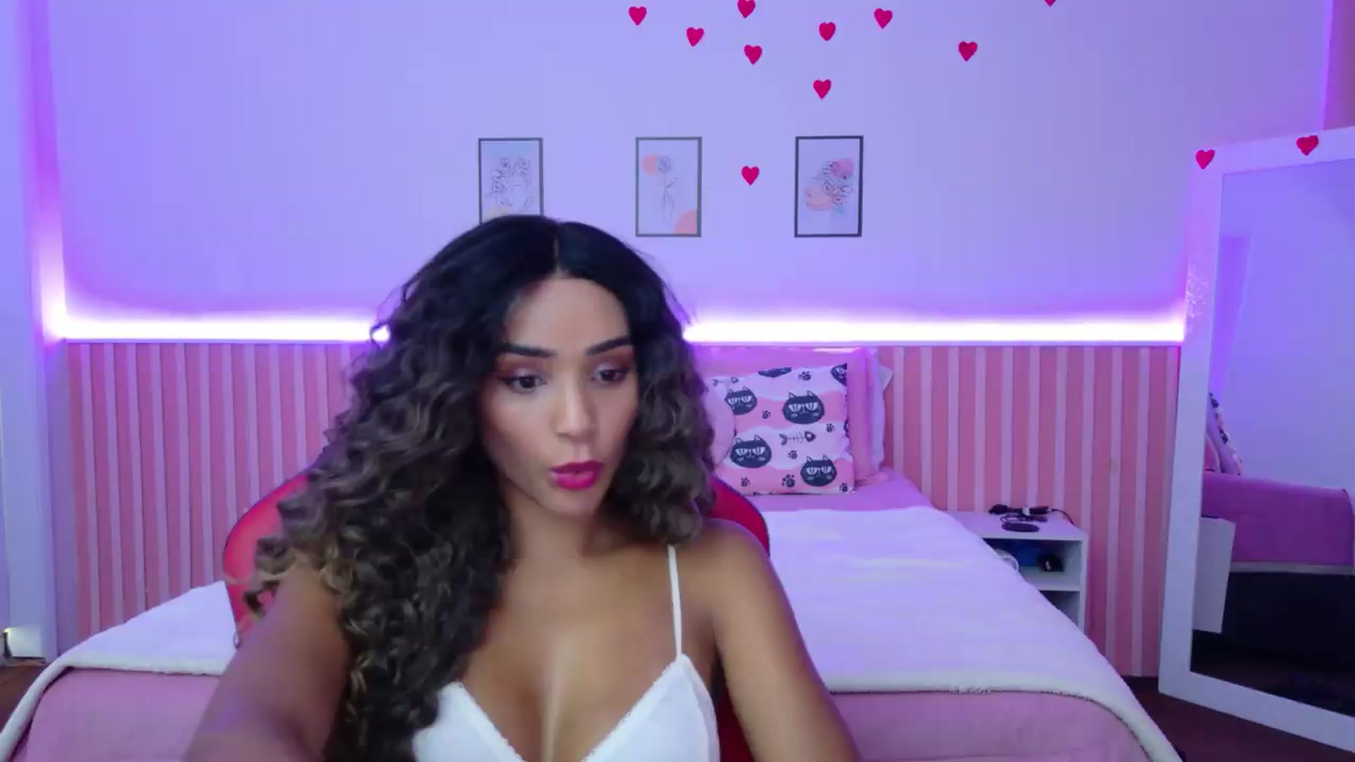 Gallery image thumbnail from Helen9g38's myfreecams stream on, 08/20/2026, 19:15 image 5 of 20