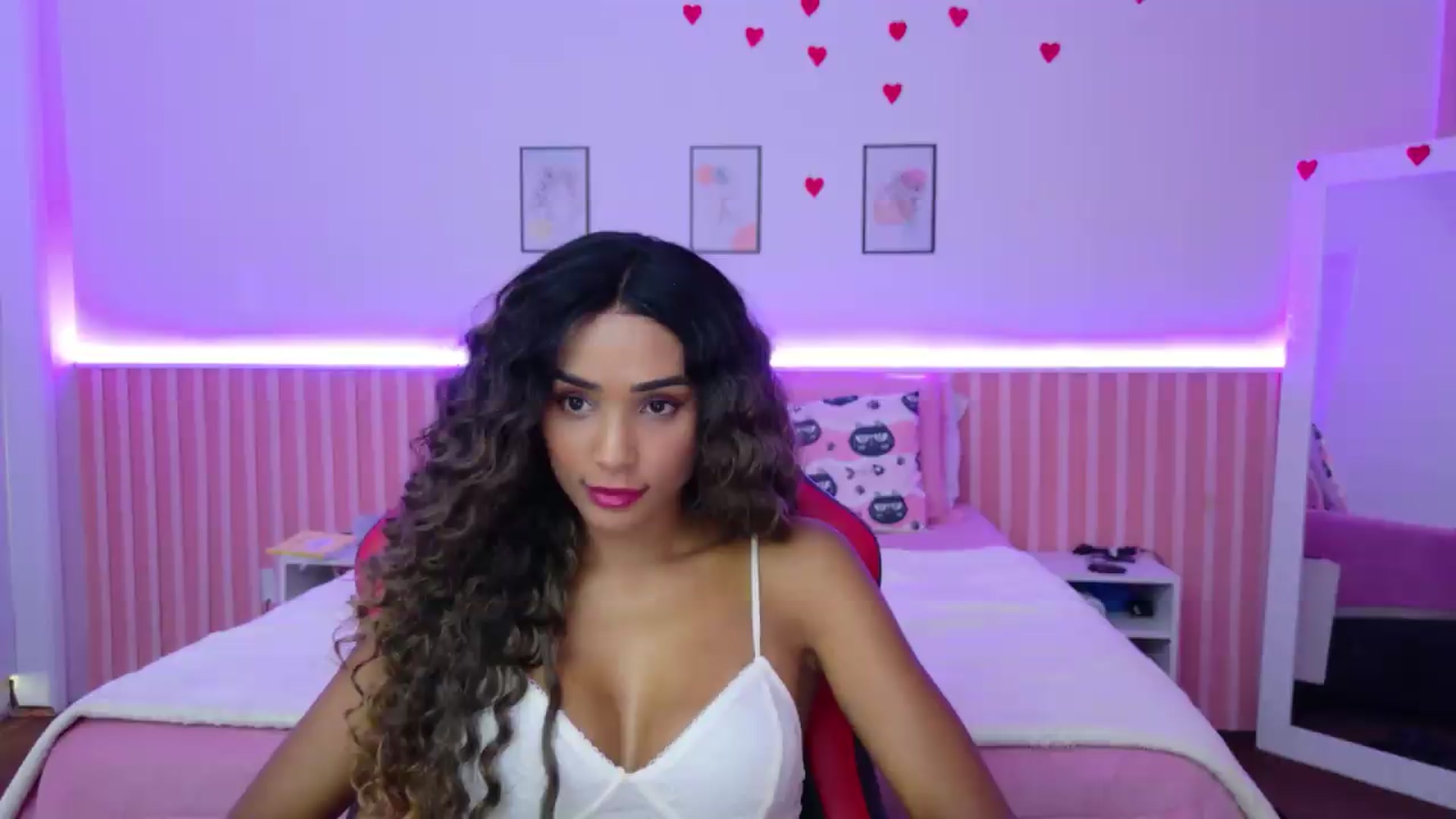 Gallery image thumbnail from Helen9g38's myfreecams stream on, 08/20/2026, 19:15 image 2 of 20