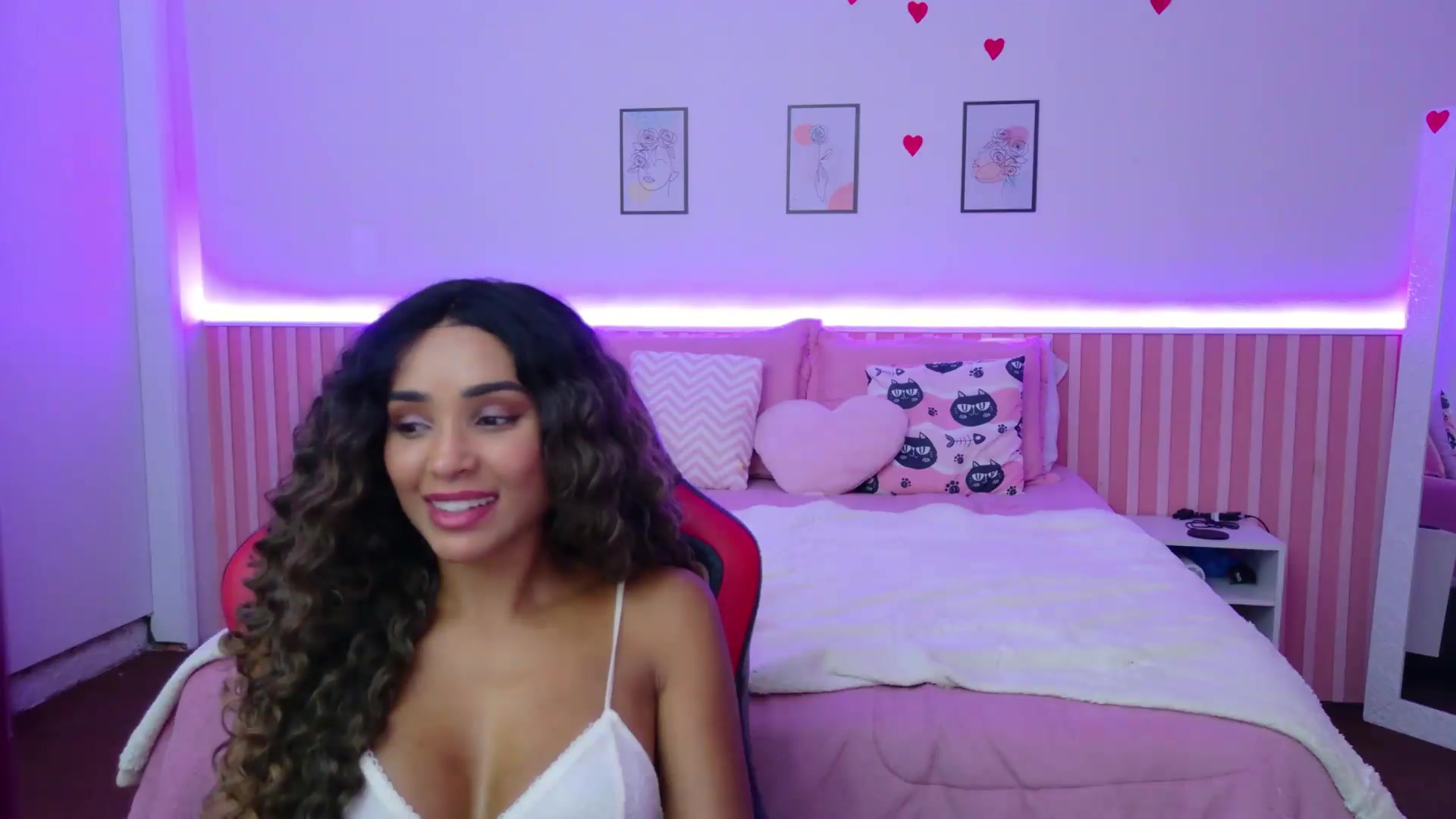Gallery image thumbnail from Helen9g38's myfreecams stream on, 08/20/2026, 20:47 image 17 of 20