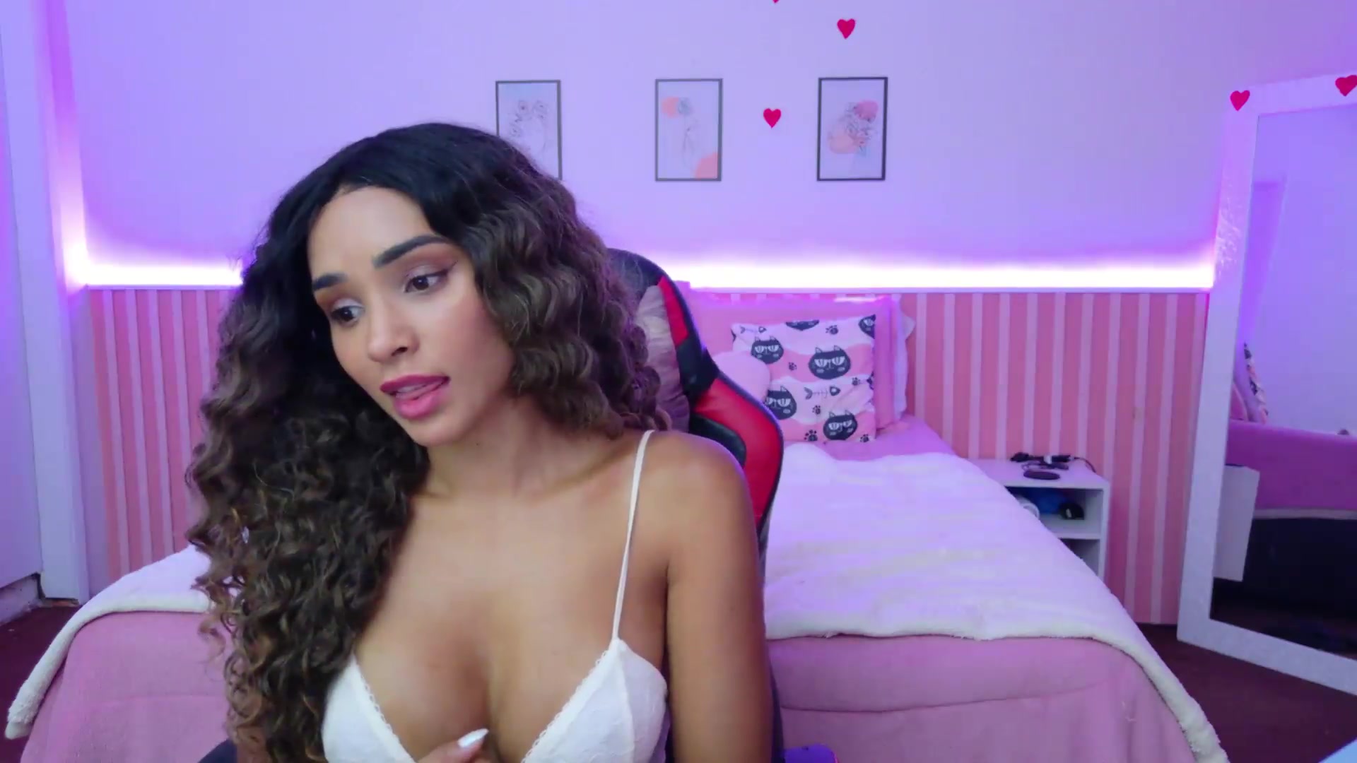 Gallery image thumbnail from Helen9g38's myfreecams stream on, 08/20/2026, 20:47 image 10 of 20