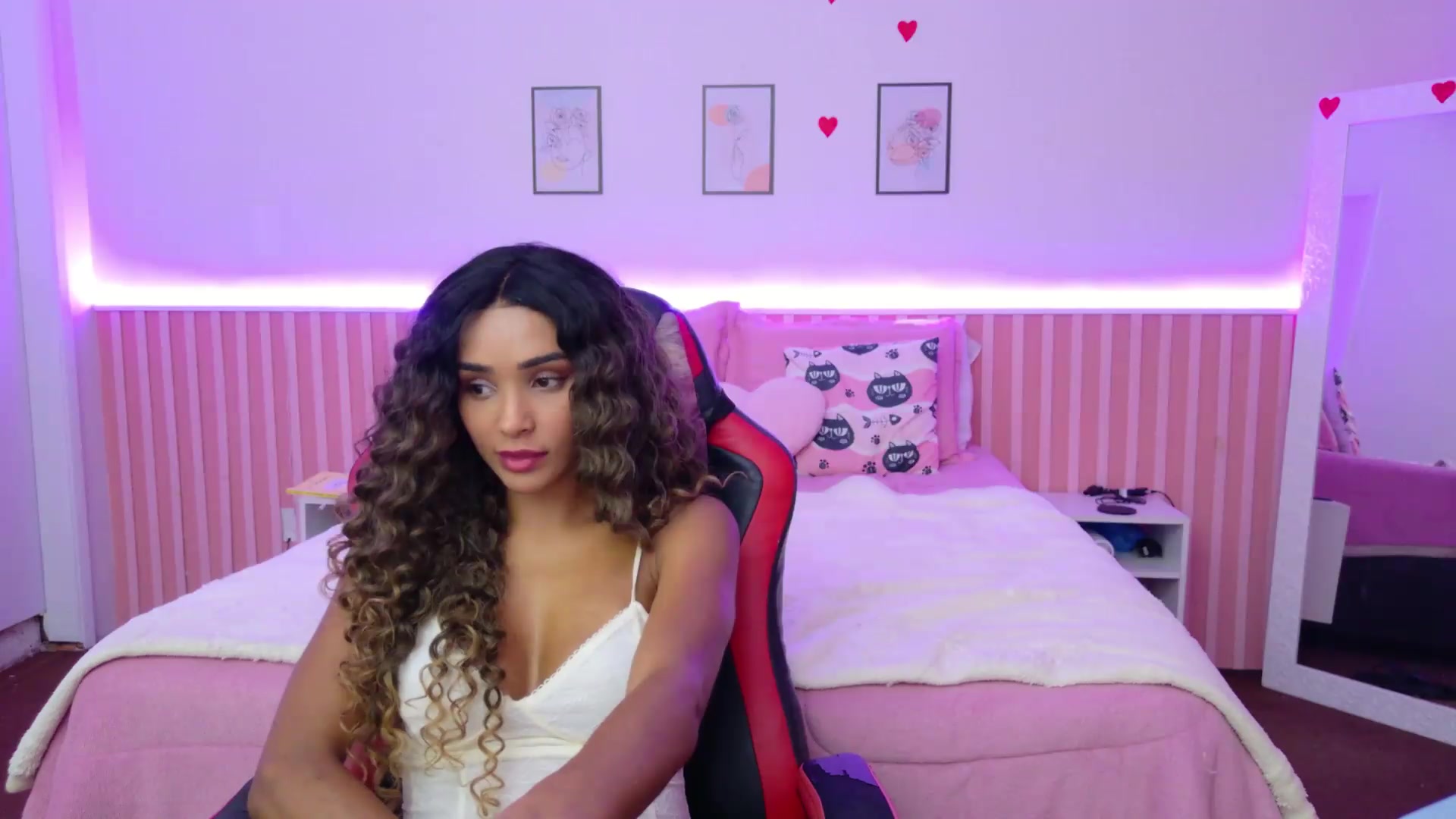 Gallery image thumbnail from Helen9g38's myfreecams stream on, 08/20/2026, 20:47 image 8 of 20