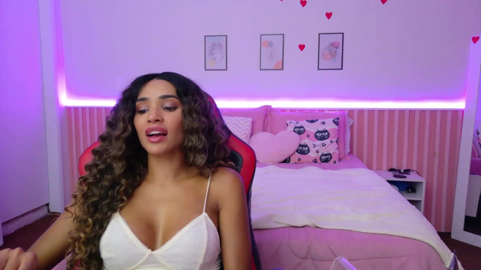 Gallery image thumbnail from Helen9g38's myfreecams stream on, 08/20/2026, 20:47 image 20 of 20