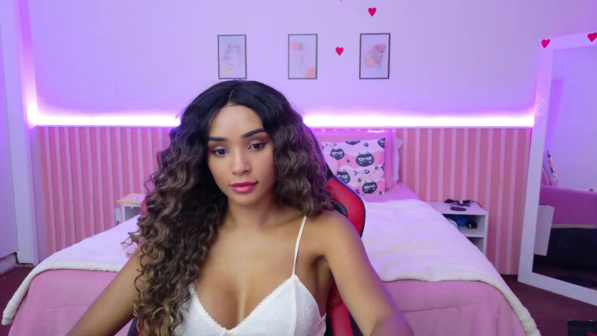 Gallery image thumbnail from Helen9g38's myfreecams stream on, 08/20/2026, 20:47 image 4 of 20