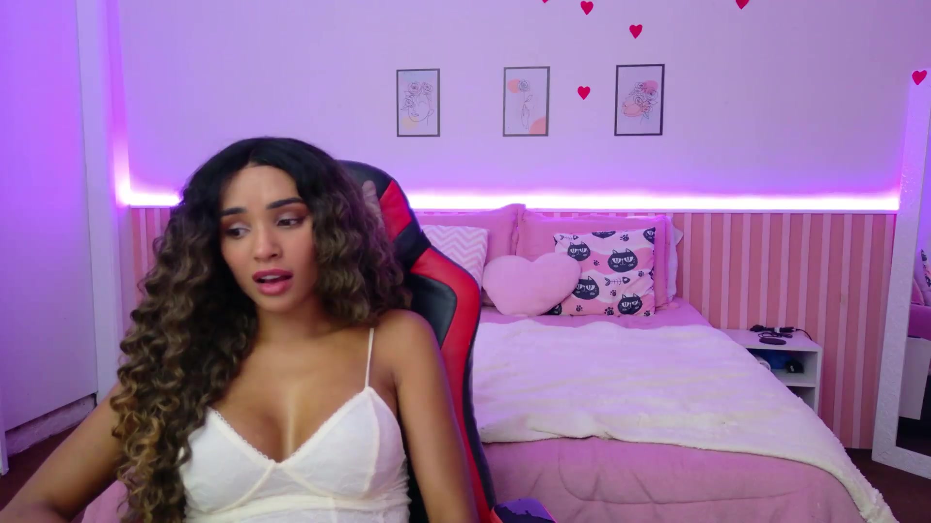 Gallery image thumbnail from Helen9g38's myfreecams stream on, 08/20/2026, 20:47 image 18 of 20