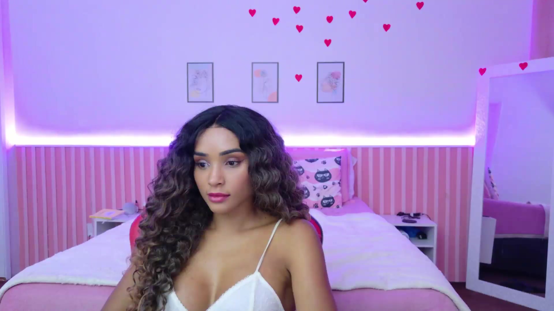 Gallery image thumbnail from Helen9g38's myfreecams stream on, 08/20/2026, 20:47 image 3 of 20