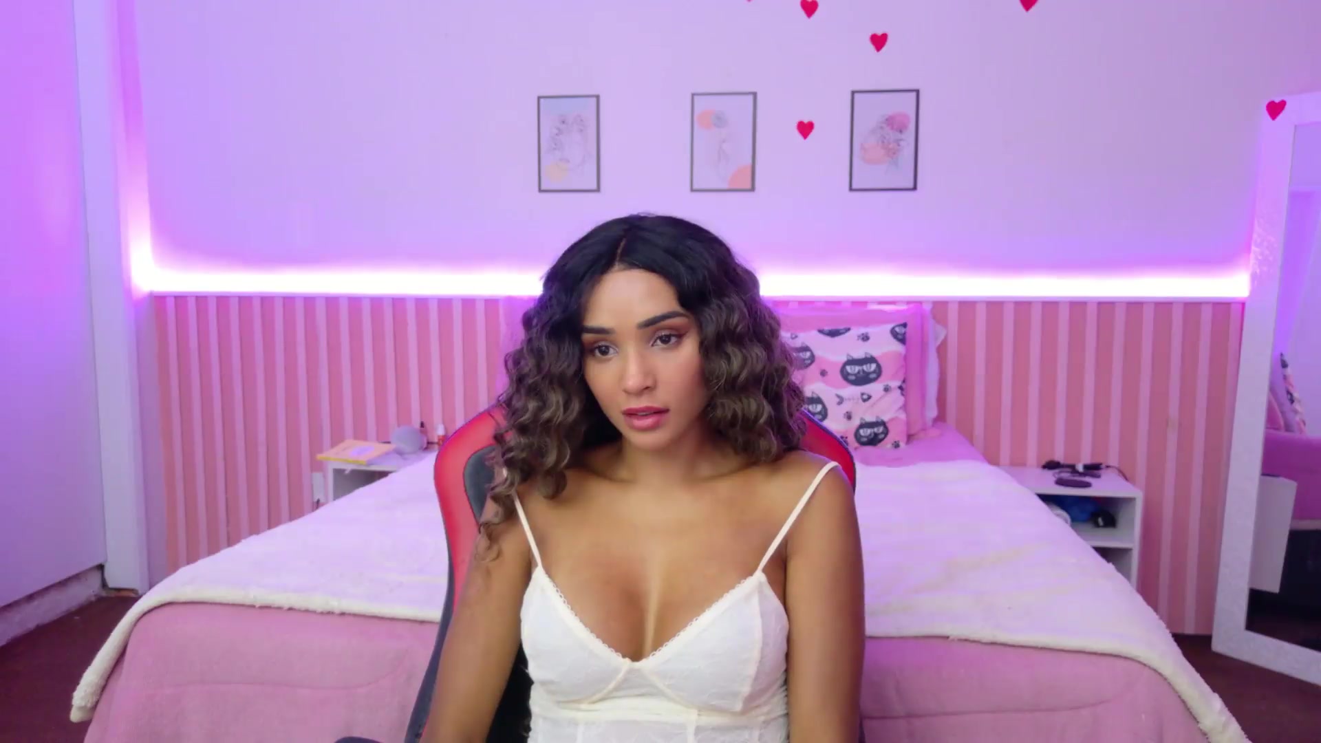 Gallery image thumbnail from Helen9g38's myfreecams stream on, 08/20/2026, 20:47 image 13 of 20