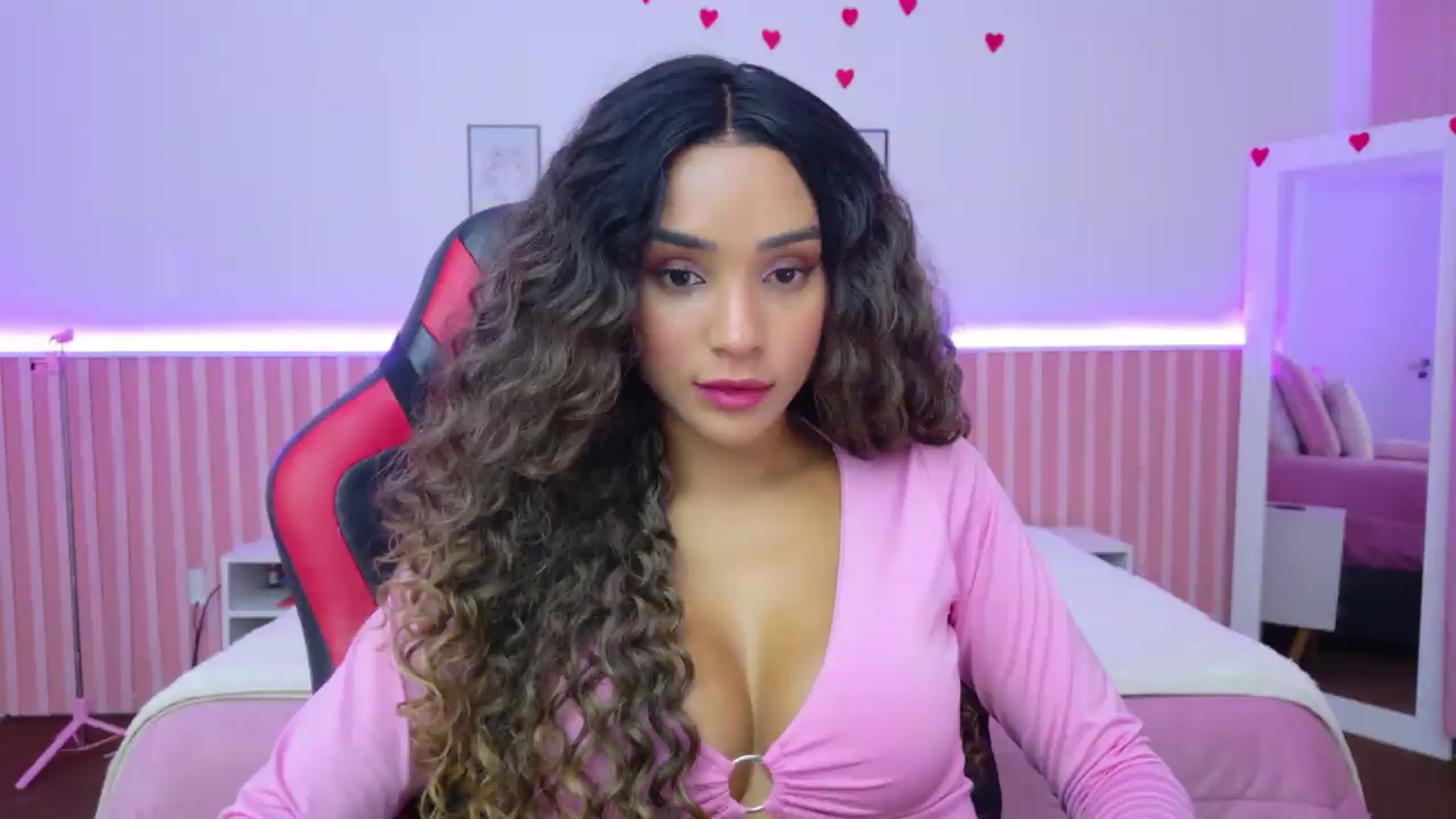 Gallery image thumbnail from Helen9g38's myfreecams stream on, 08/26/2026, 19:38 image 18 of 20