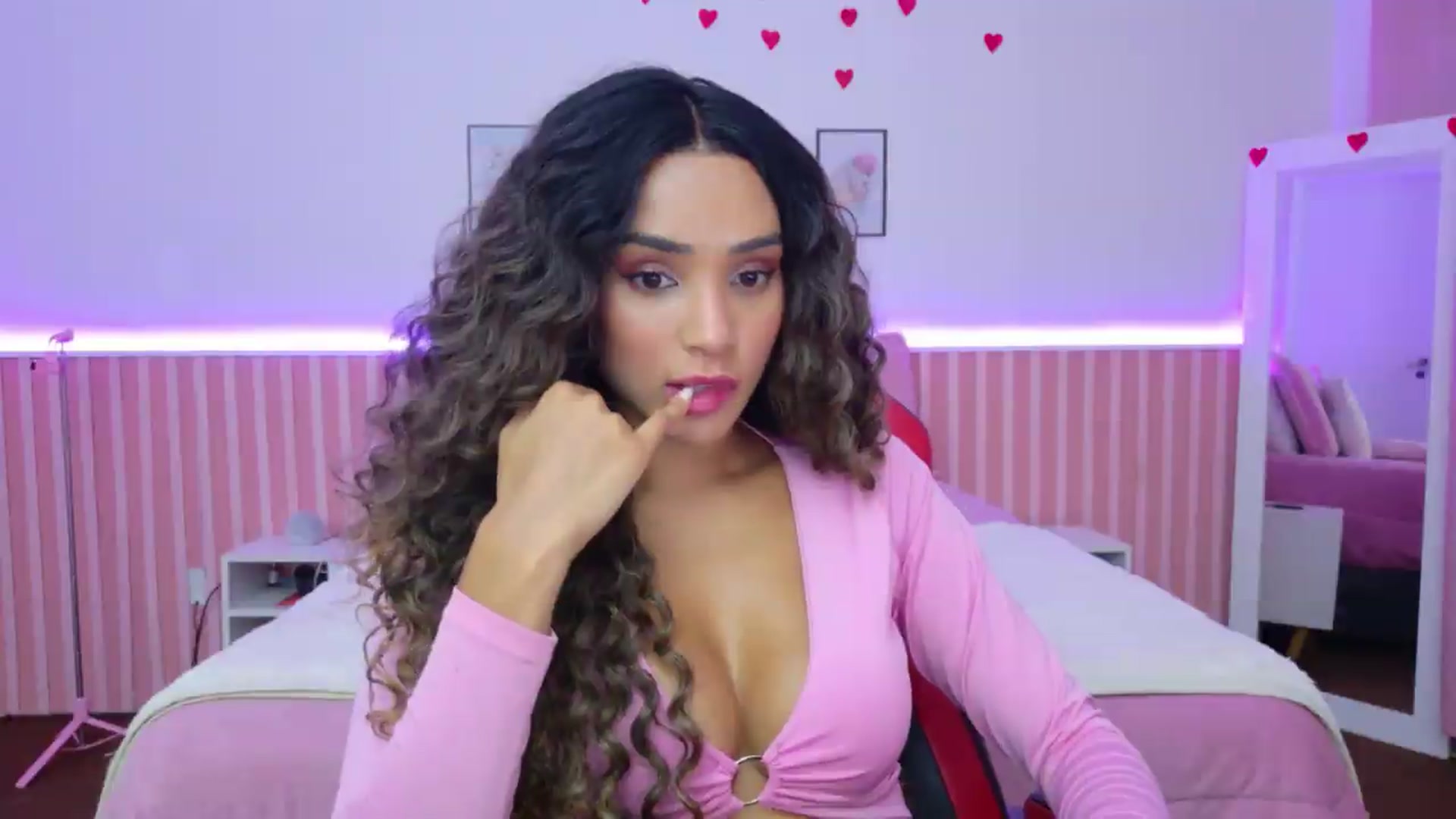 Gallery image thumbnail from Helen9g38's myfreecams stream on, 08/26/2026, 19:38 image 8 of 20