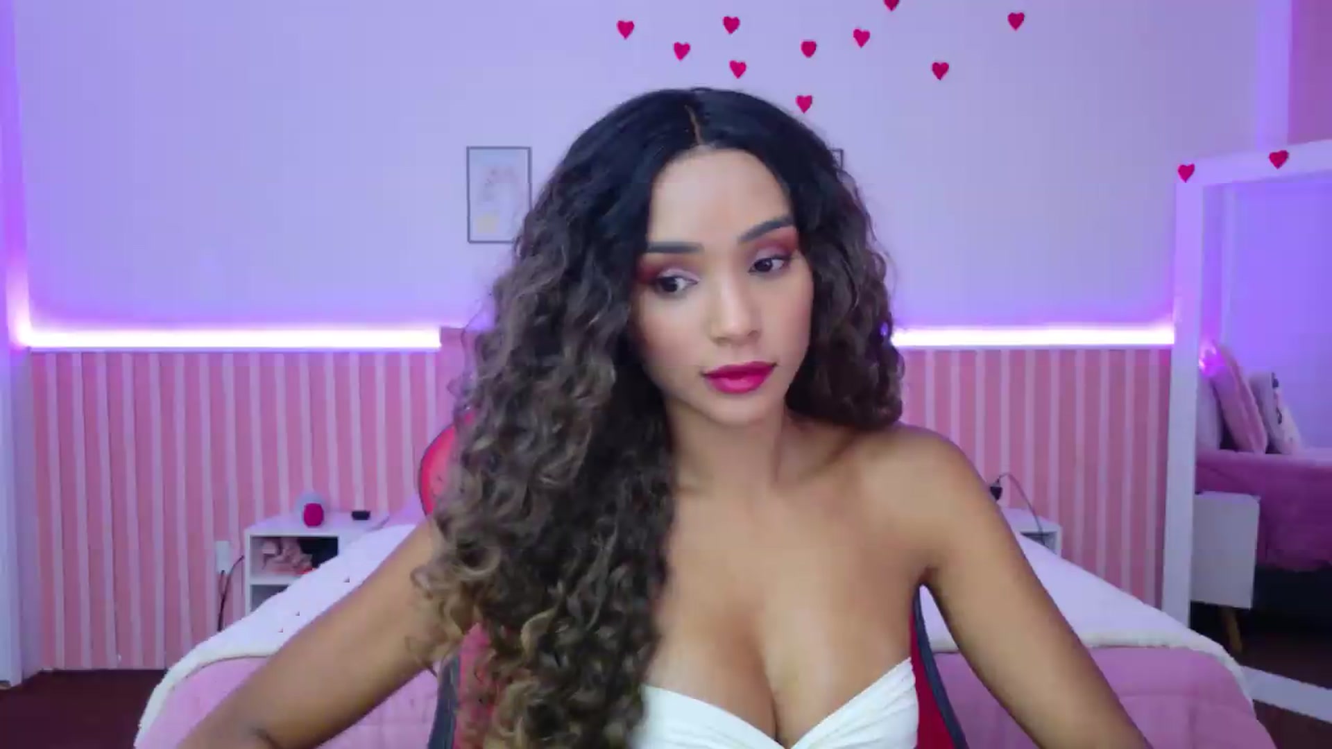 Gallery image thumbnail from Helen9g38's myfreecams stream on, 08/28/2026, 15:47 image 17 of 20