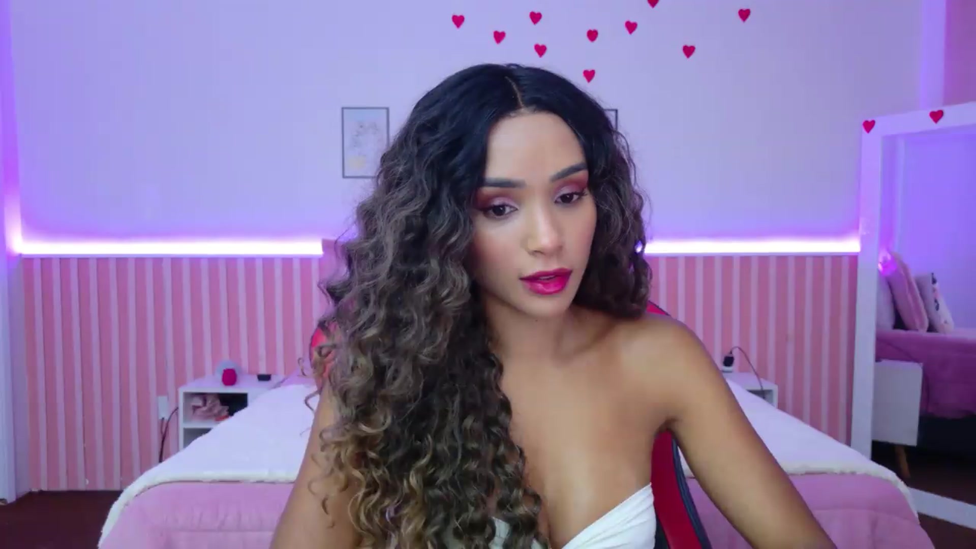 Gallery image thumbnail from Helen9g38's myfreecams stream on, 08/28/2026, 15:47 image 15 of 20