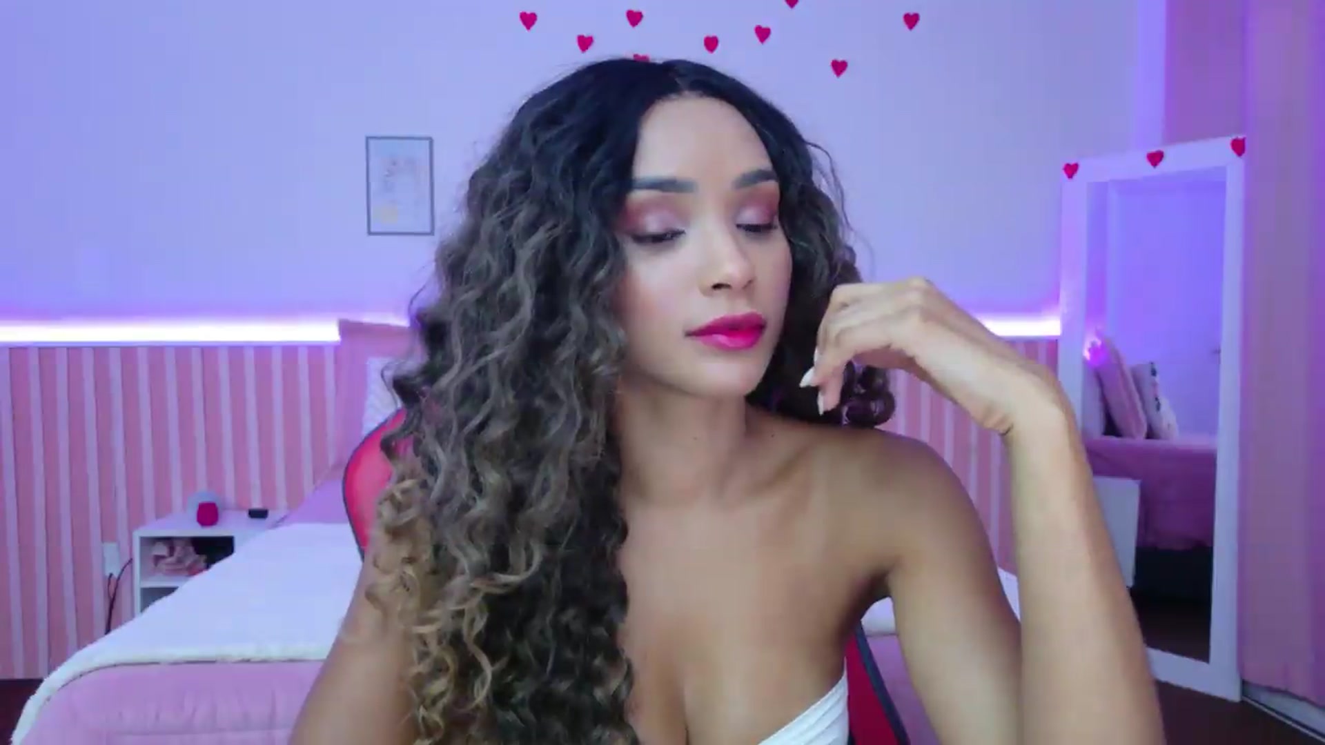 Gallery image thumbnail from Helen9g38's myfreecams stream on, 08/28/2026, 15:47 image 5 of 20