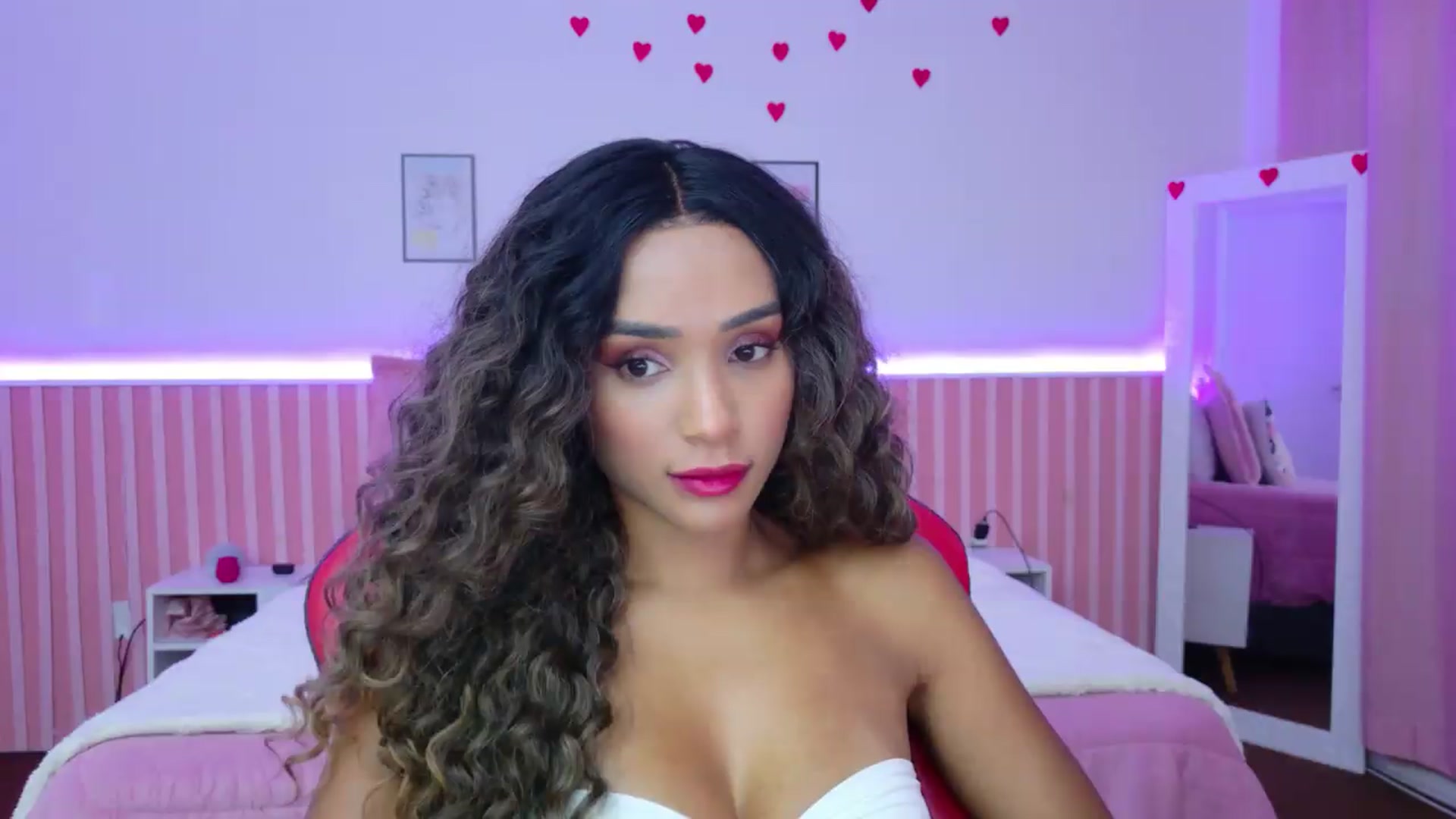 Gallery image thumbnail from Helen9g38's myfreecams stream on, 08/28/2026, 15:47 image 13 of 20