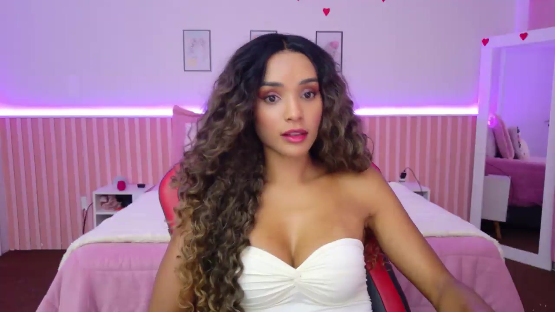 Gallery image thumbnail from Helen9g38's myfreecams stream on, 08/28/2026, 16:35 image 10 of 20