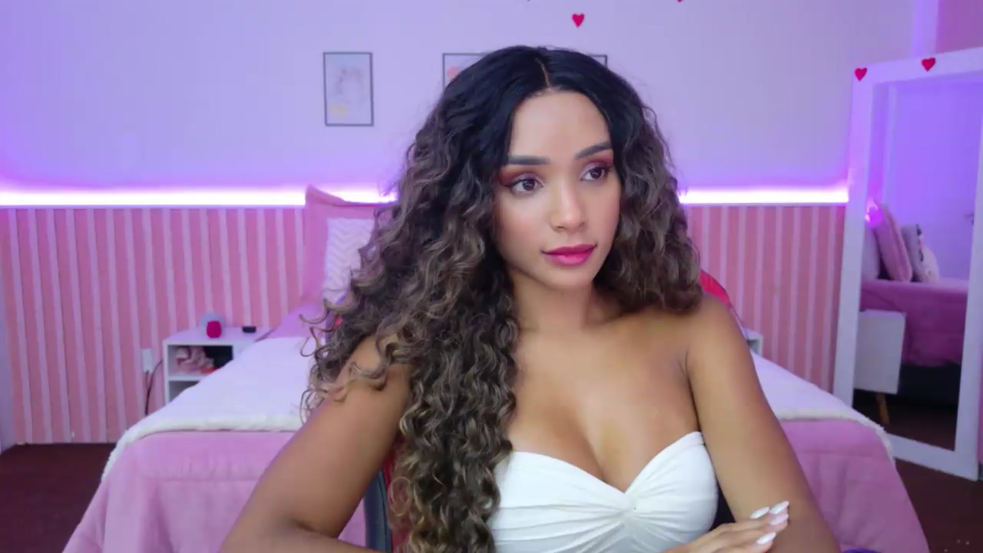 Gallery image thumbnail from Helen9g38's myfreecams stream on, 08/28/2026, 16:35 image 6 of 20