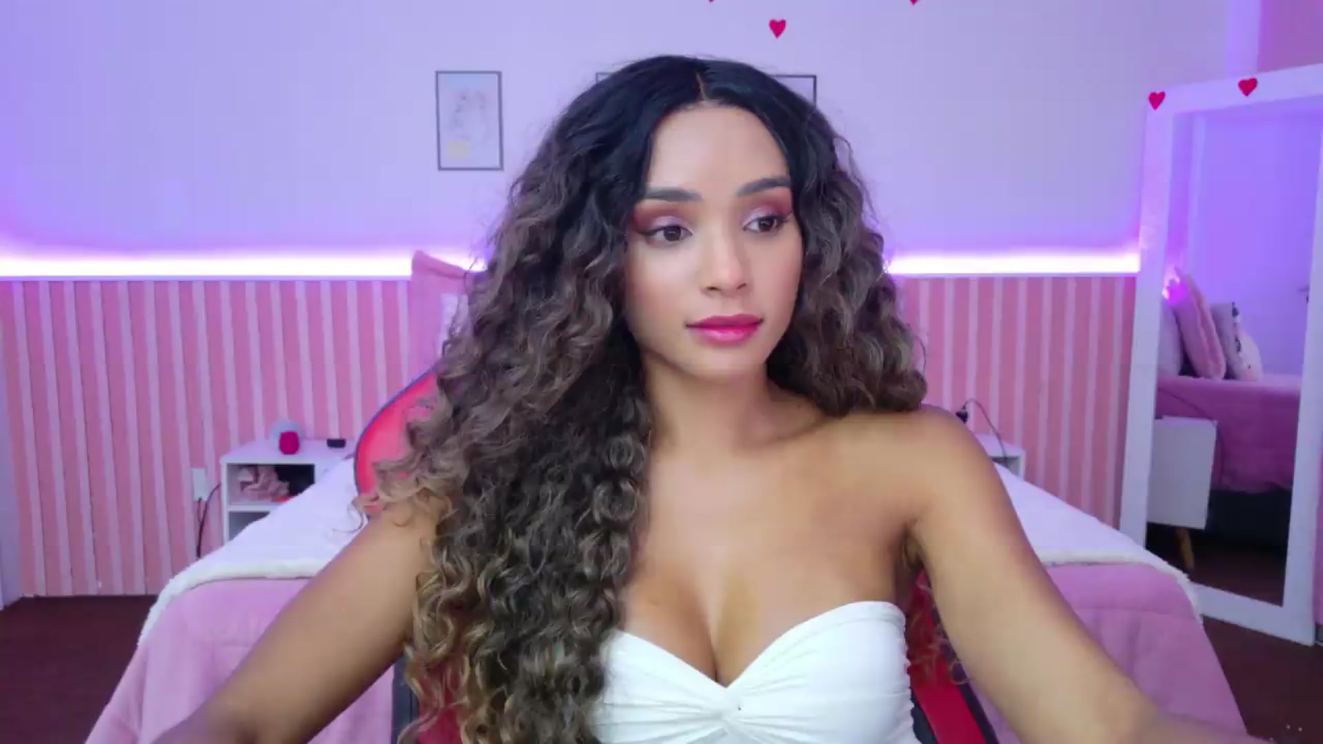 Gallery image thumbnail from Helen9g38's myfreecams stream on, 08/28/2026, 16:35 image 19 of 20