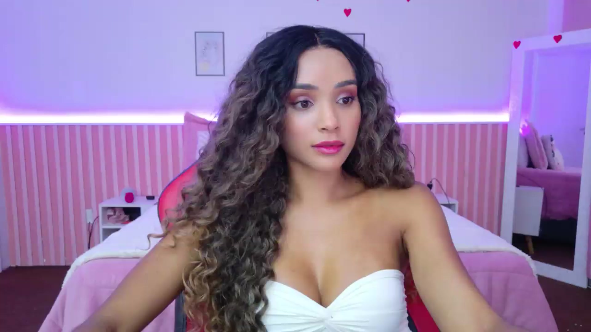 Gallery image thumbnail from Helen9g38's myfreecams stream on, 08/28/2026, 16:35 image 17 of 20