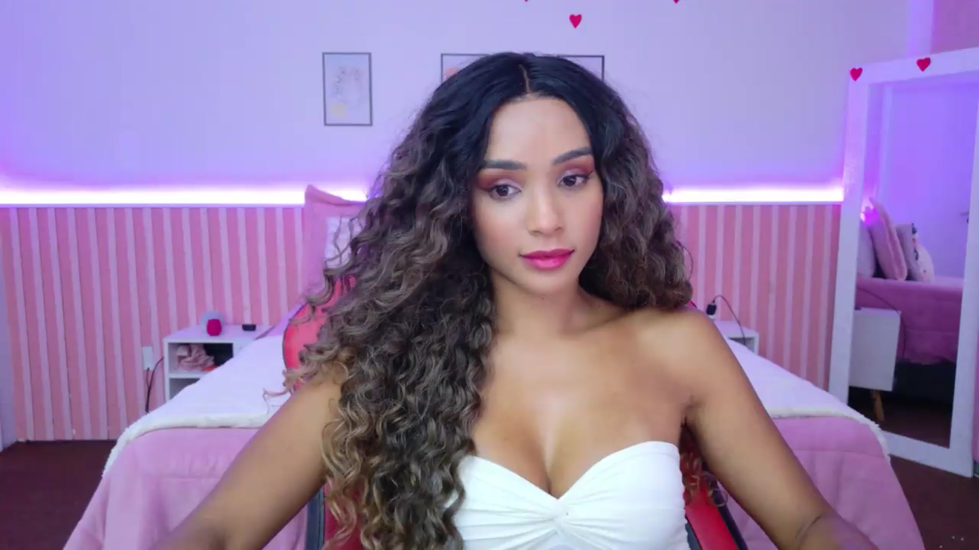 Gallery image thumbnail from Helen9g38's myfreecams stream on, 08/28/2026, 16:35 image 14 of 20