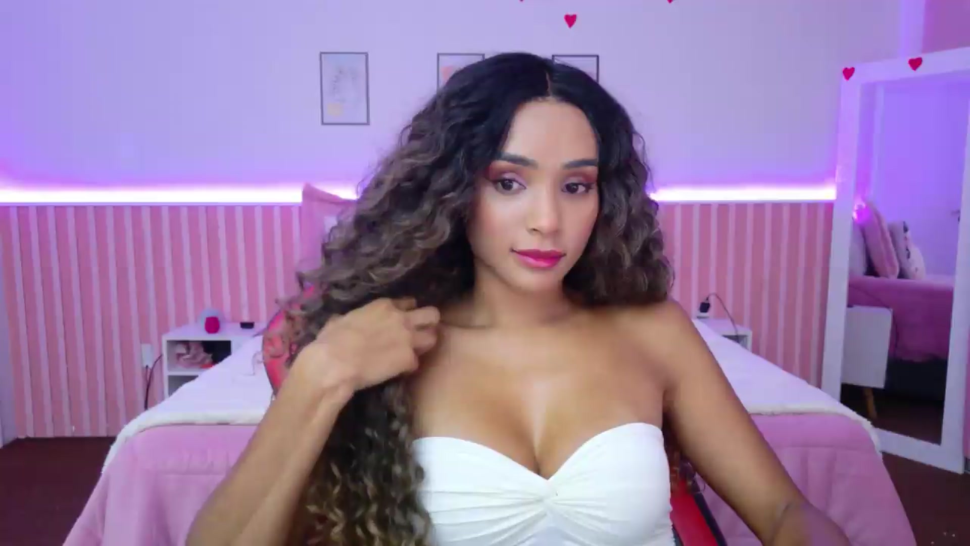 Gallery image thumbnail from Helen9g38's myfreecams stream on, 08/28/2026, 16:35 image 18 of 20