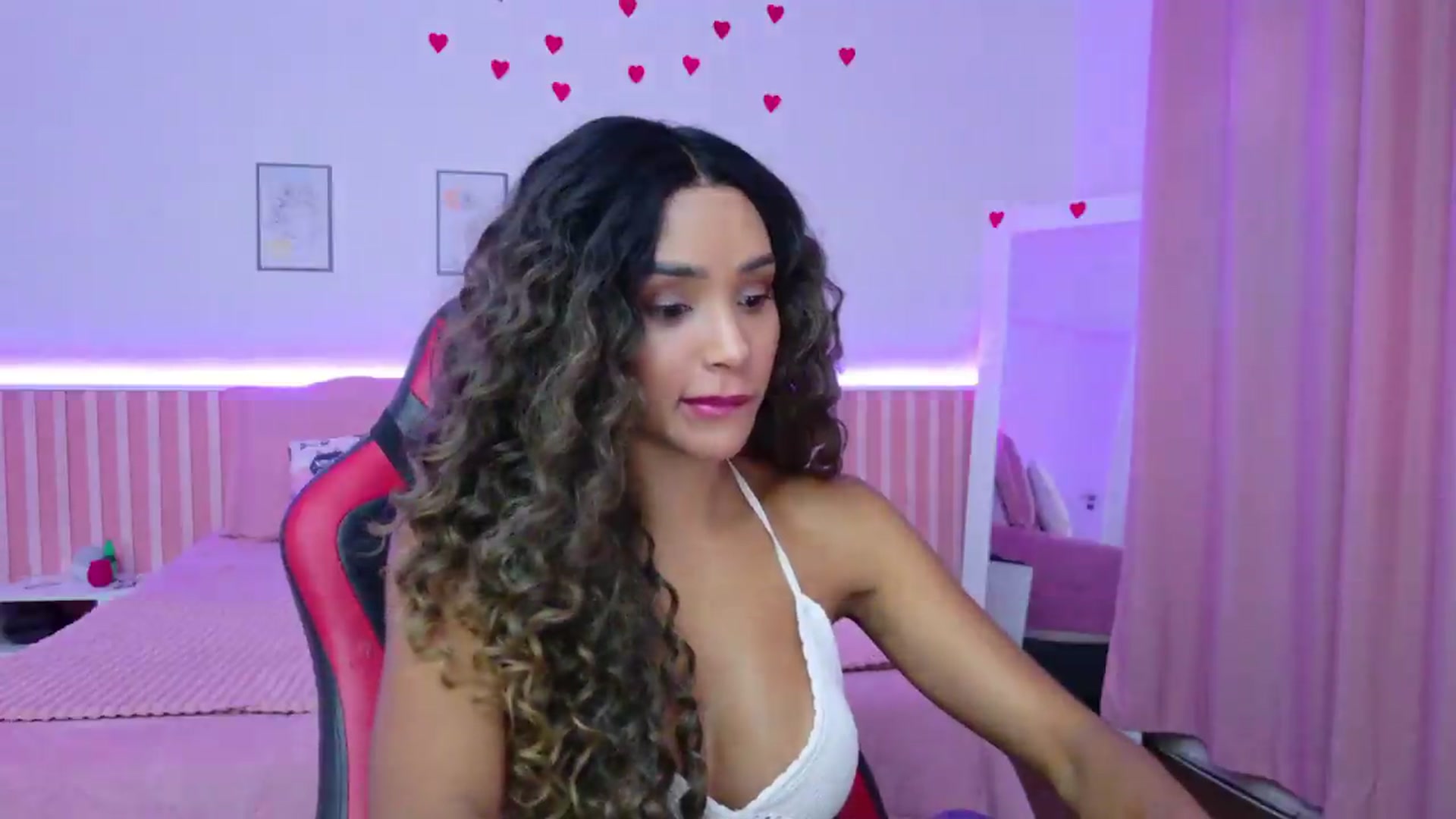 Gallery image thumbnail from Helen9g38's myfreecams stream on, 09/04/2026, 18:32 image 18 of 20