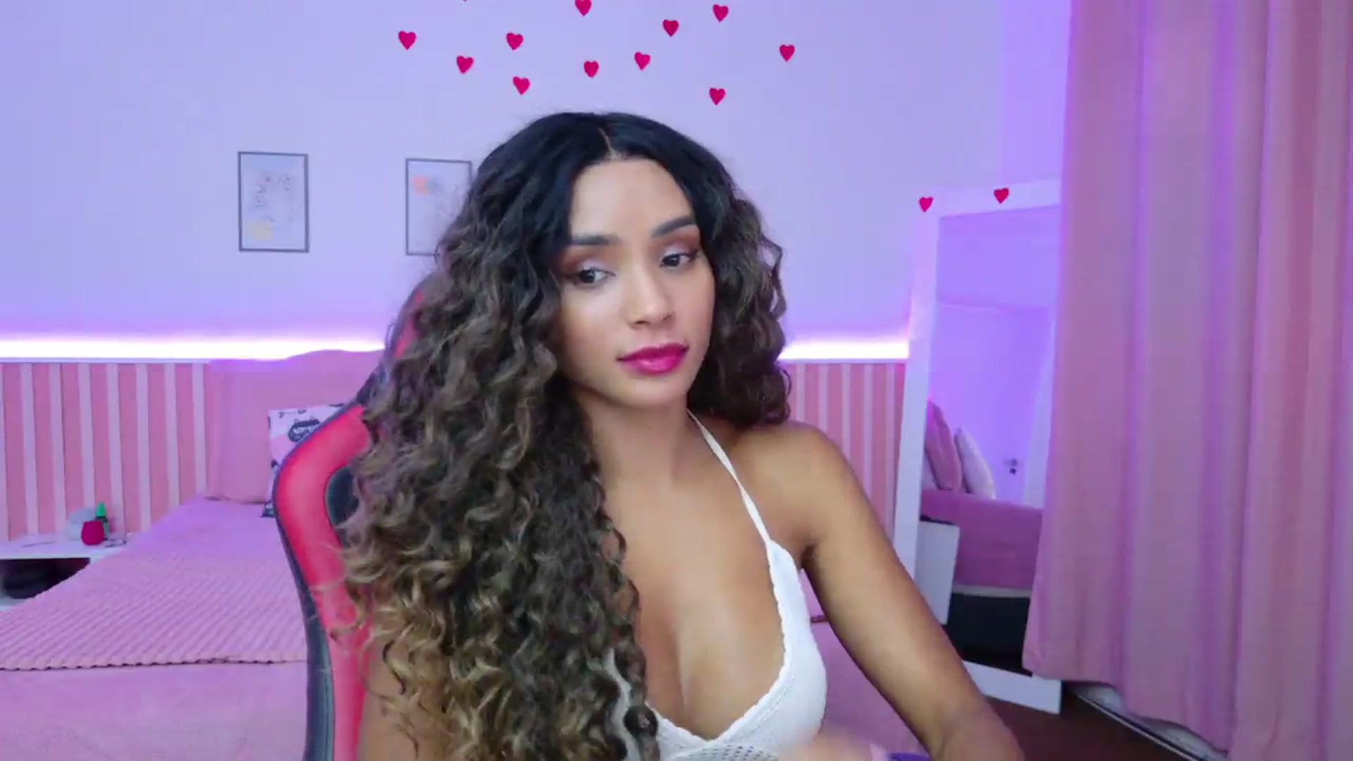 Gallery image thumbnail from Helen9g38's myfreecams stream on, 09/04/2026, 18:32 image 17 of 20