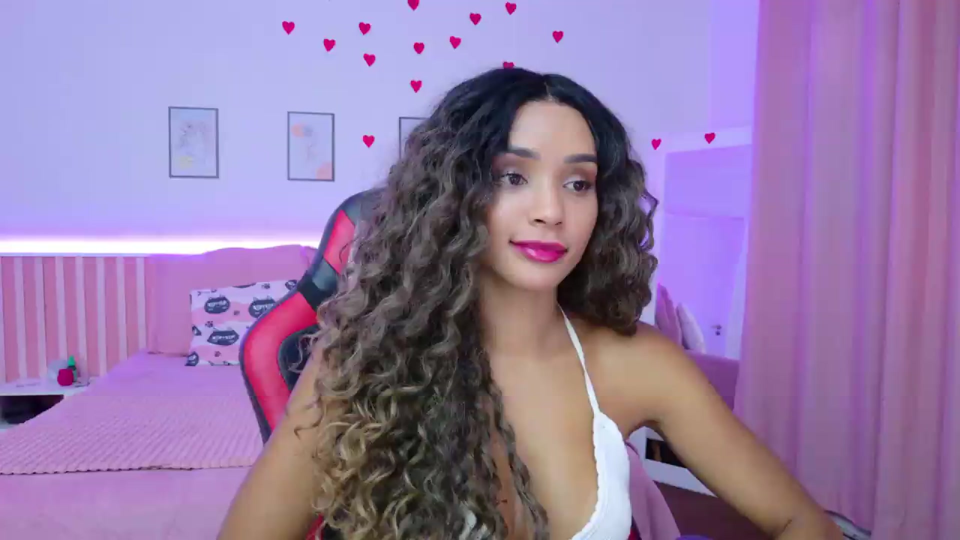 Gallery image thumbnail from Helen9g38's myfreecams stream on, 09/04/2026, 18:32 image 4 of 20
